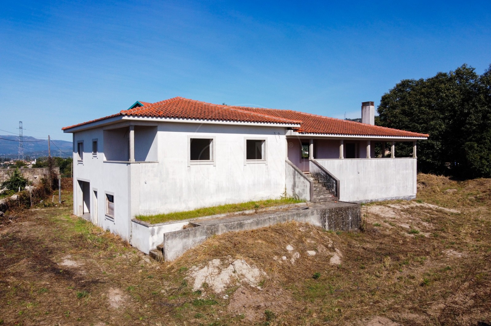 House T4 for For sale in Santa Lucrécia de Algeriz e Navarra, Braga, Braga - Fachada (Imagem 12)