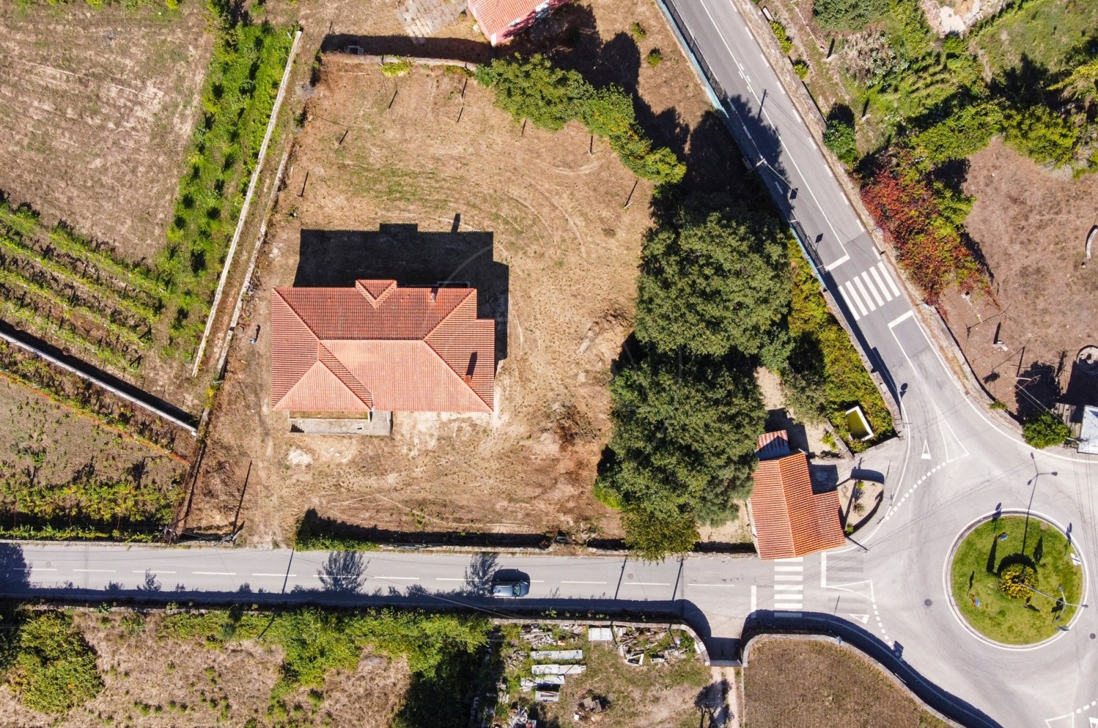 House T4 for For sale in Santa Lucrécia de Algeriz e Navarra, Braga, Braga - Fachada (Imagem 15)