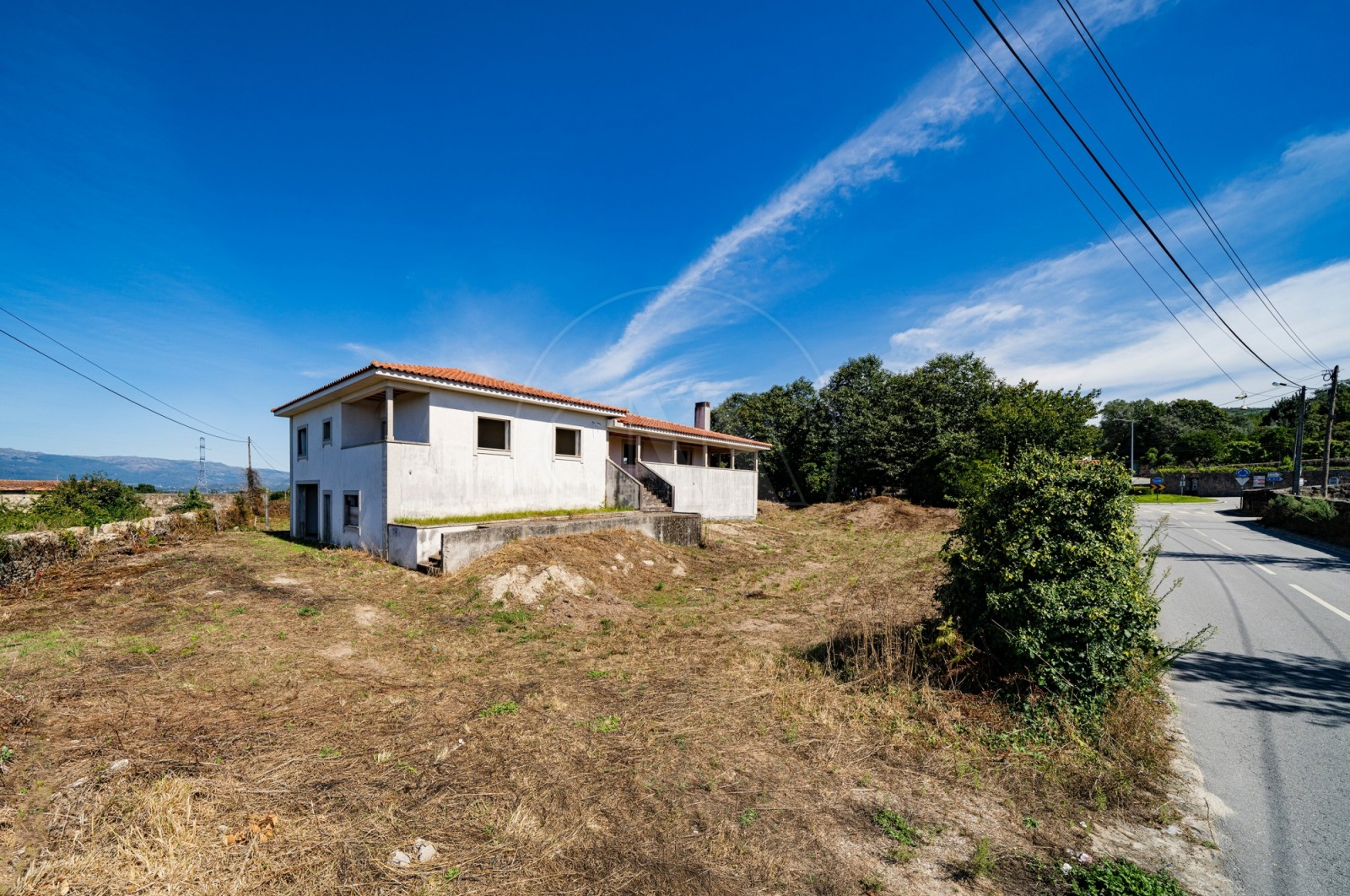 House T4 for For sale in Santa Lucrécia de Algeriz e Navarra, Braga, Braga - Fachada (Imagem 7)