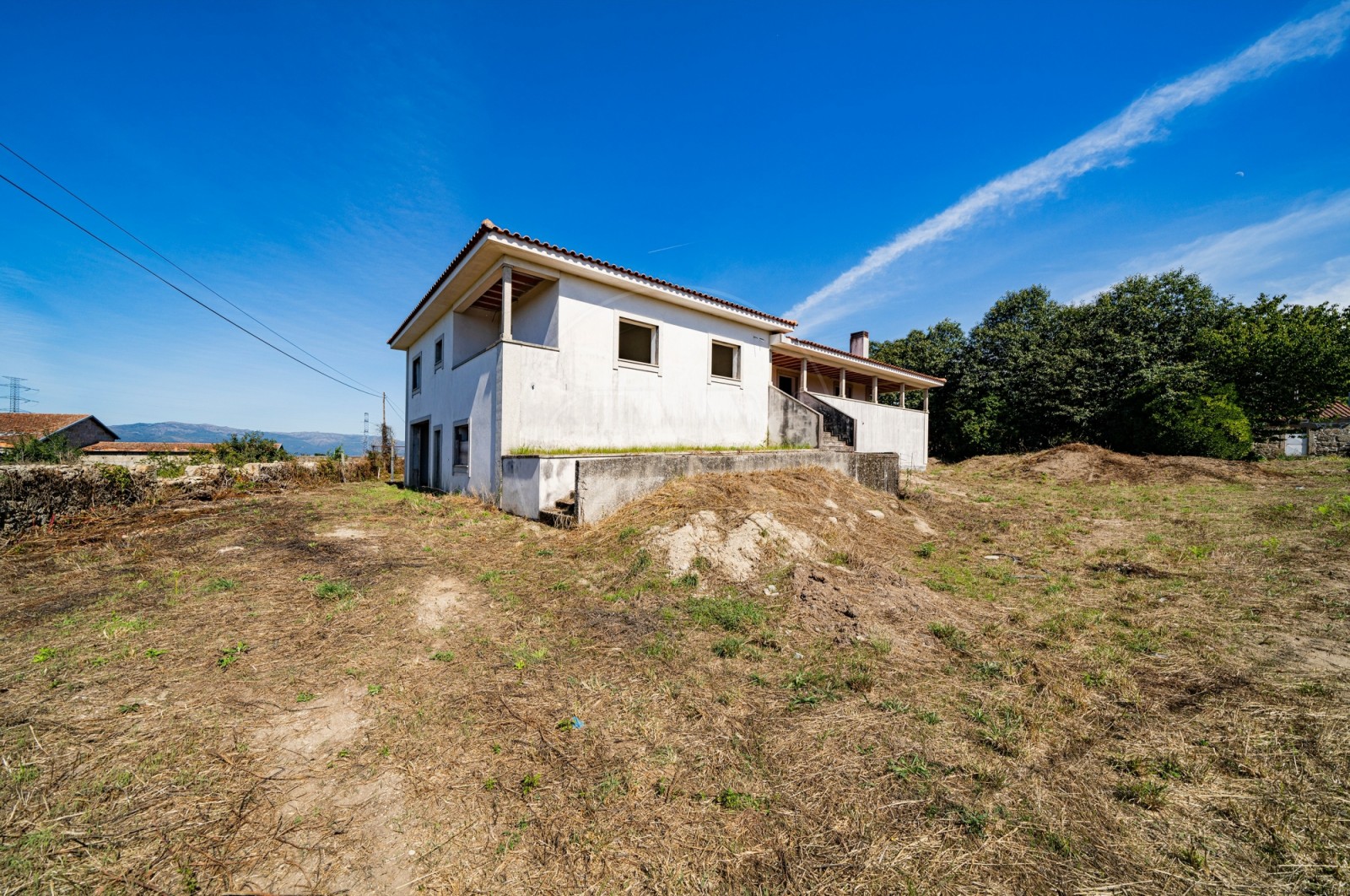 House T4 for For sale in Santa Lucrécia de Algeriz e Navarra, Braga, Braga - Fachada (Imagem 14)