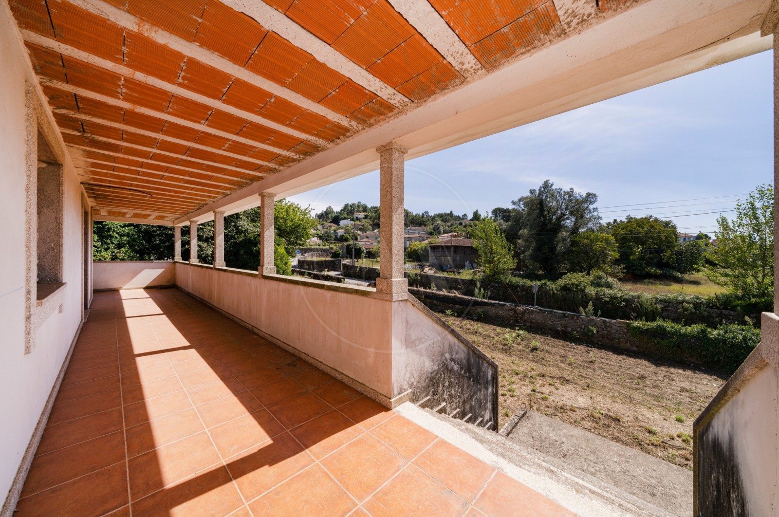 House T4 for For sale in Santa Lucrécia de Algeriz e Navarra, Braga, Braga - Hall de entrada (Imagem 2)