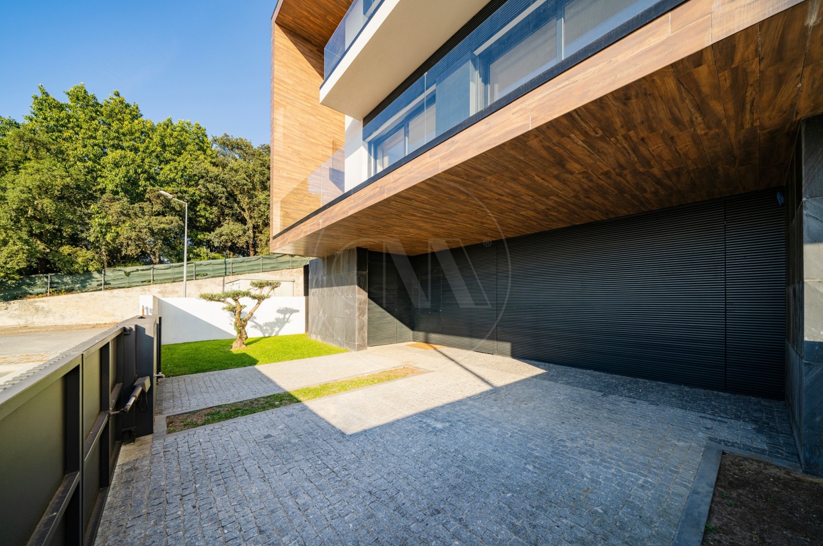 House T3 for Buy in Nogueira, Fraião e Lamaçães, Braga, Braga - Fachada (Imagem 5)