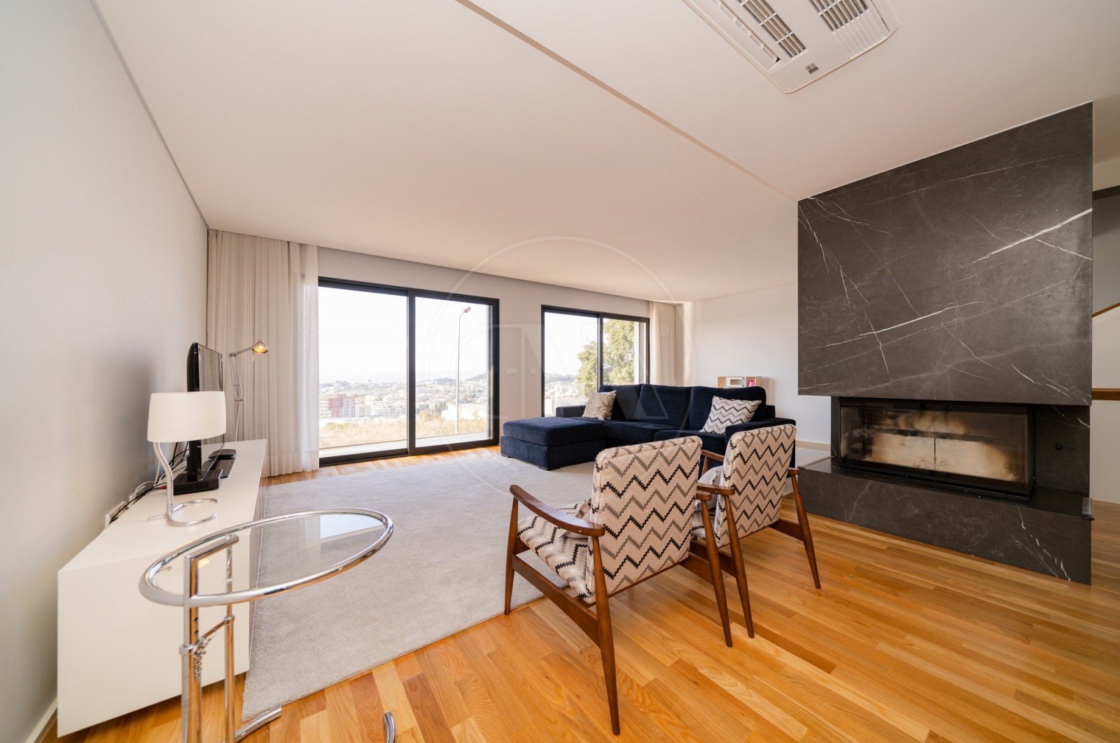 House T3 for Buy in Nogueira, Fraião e Lamaçães, Braga, Braga - Sala (Imagem 1)