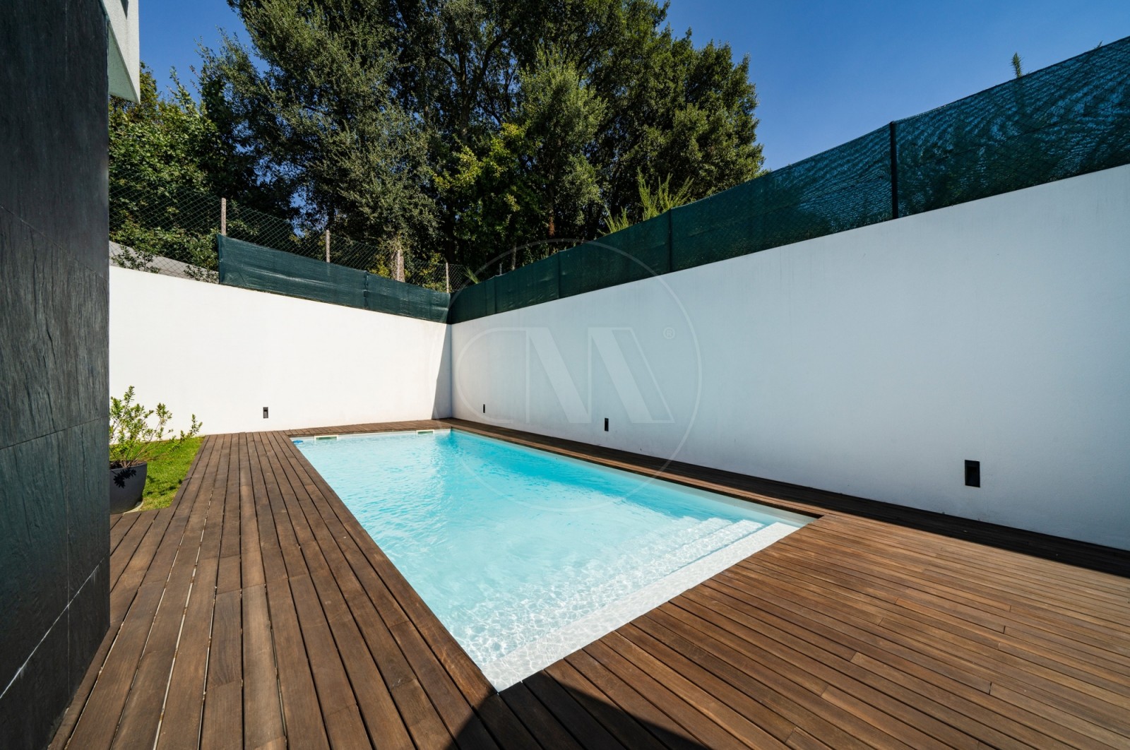 House T3 for Buy in Nogueira, Fraião e Lamaçães, Braga, Braga - Piscina (Imagem 2)