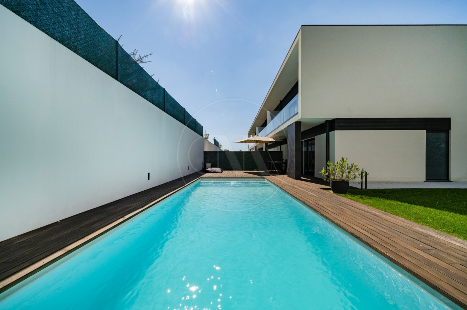 House T3 for Buy in Nogueira, Fraião e Lamaçães, Braga, Braga - Piscina (Imagem 4)