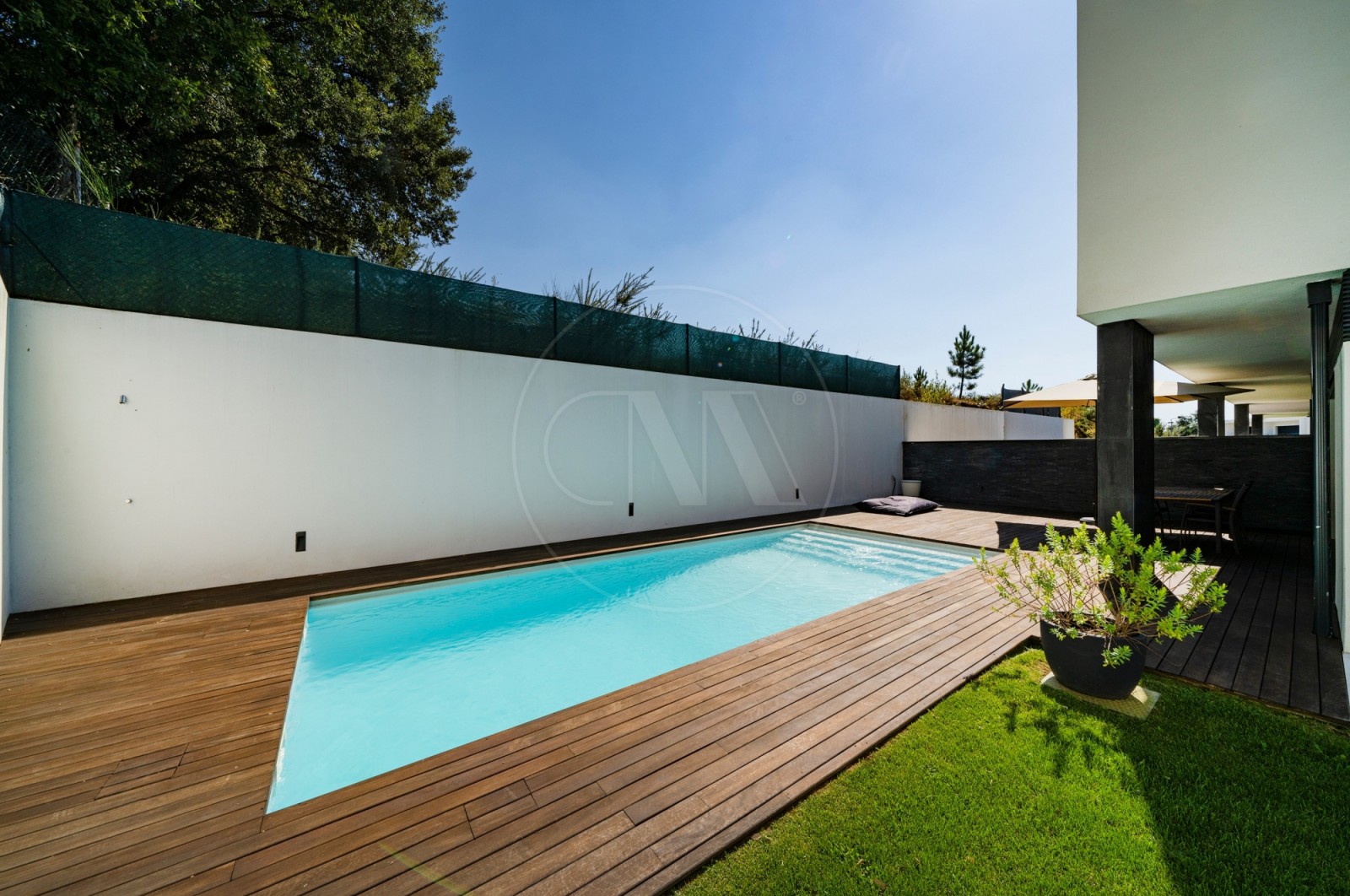 House T3 for Buy in Nogueira, Fraião e Lamaçães, Braga, Braga - Piscina (Imagem 5)