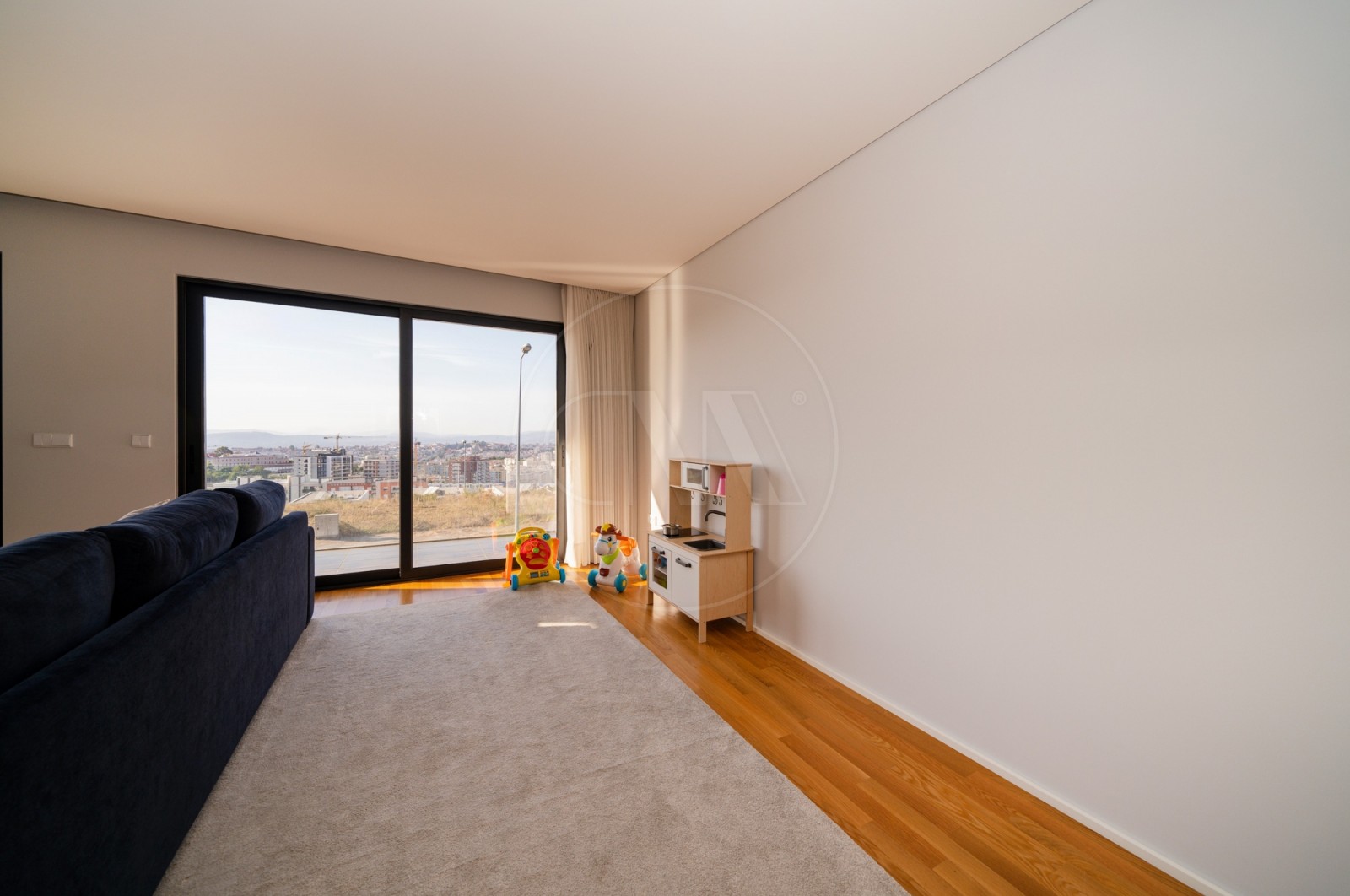 House T3 for Buy in Nogueira, Fraião e Lamaçães, Braga, Braga - Sala (Imagem 7)