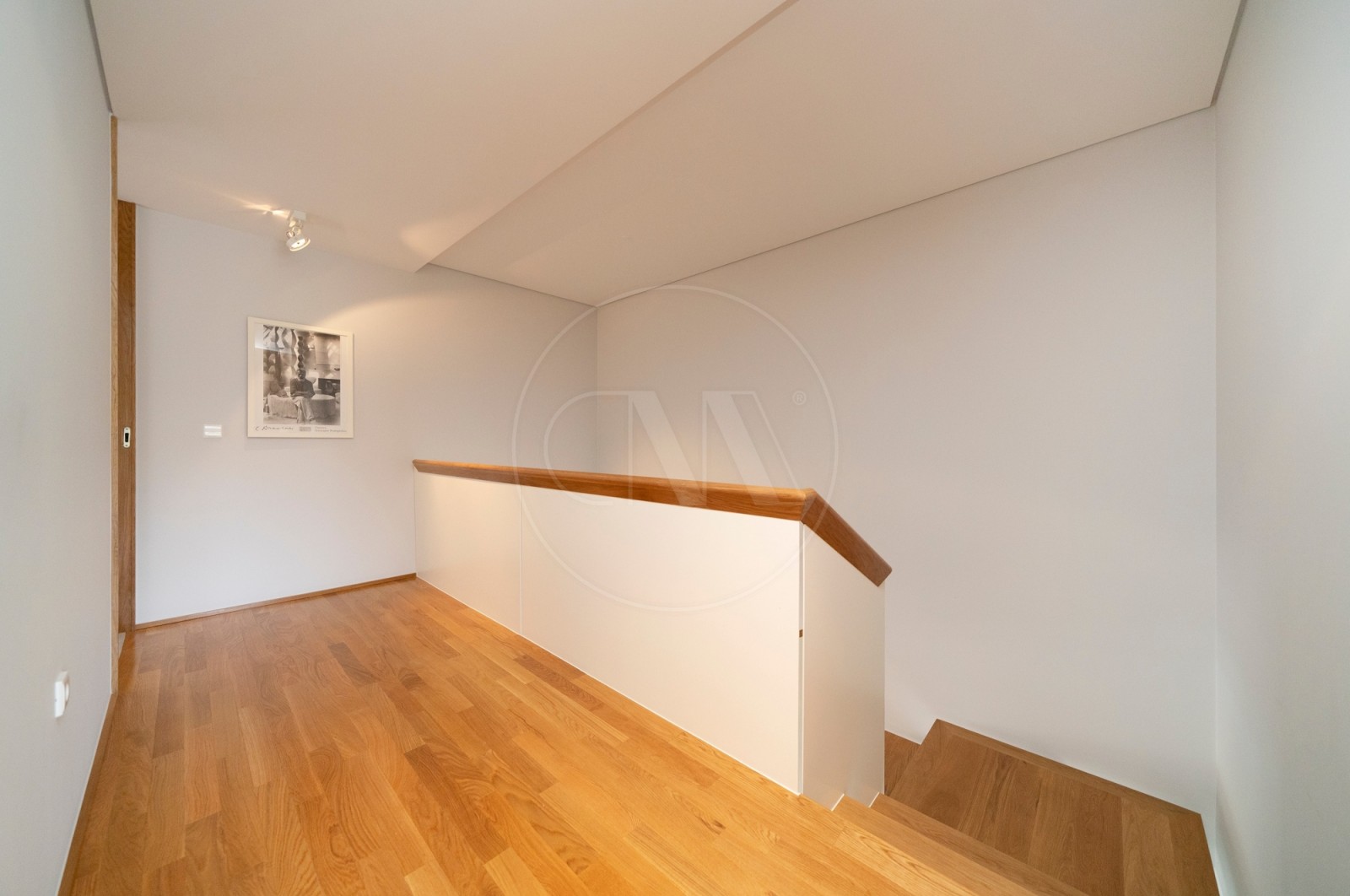 House T3 for Buy in Nogueira, Fraião e Lamaçães, Braga, Braga - Corredor (Imagem 3)