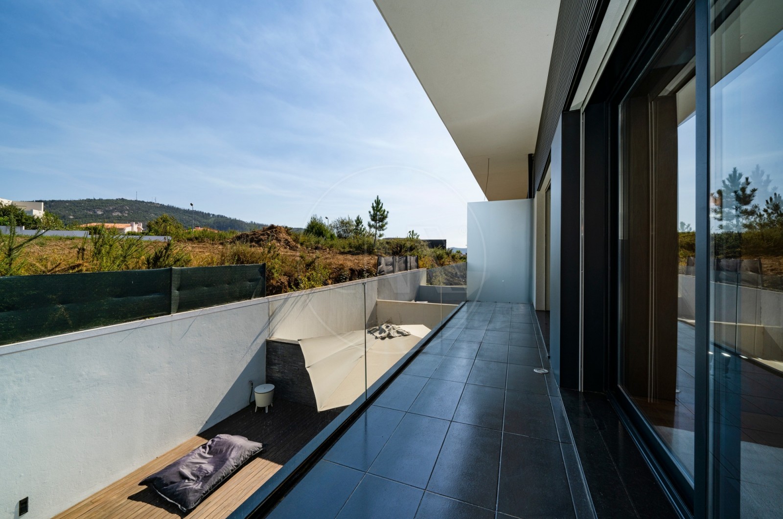 House T3 for Buy in Nogueira, Fraião e Lamaçães, Braga, Braga - Varanda (Imagem 3)