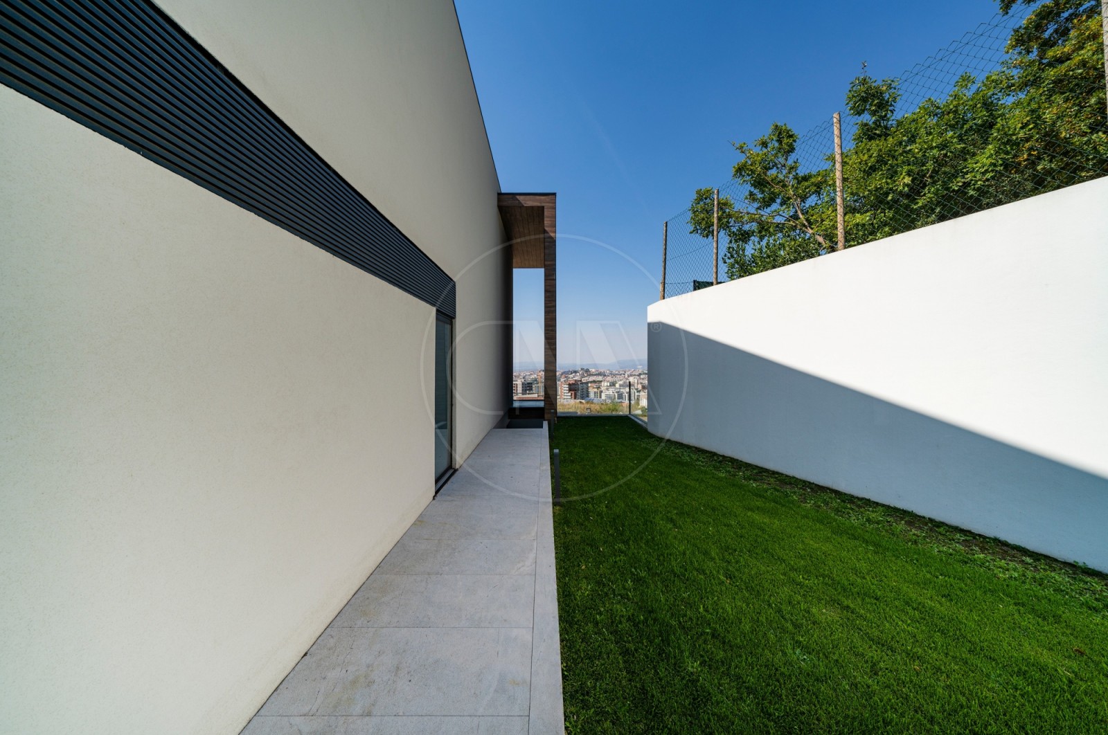 House T3 for Buy in Nogueira, Fraião e Lamaçães, Braga, Braga - Quintal/Jardim (Imagem 5)