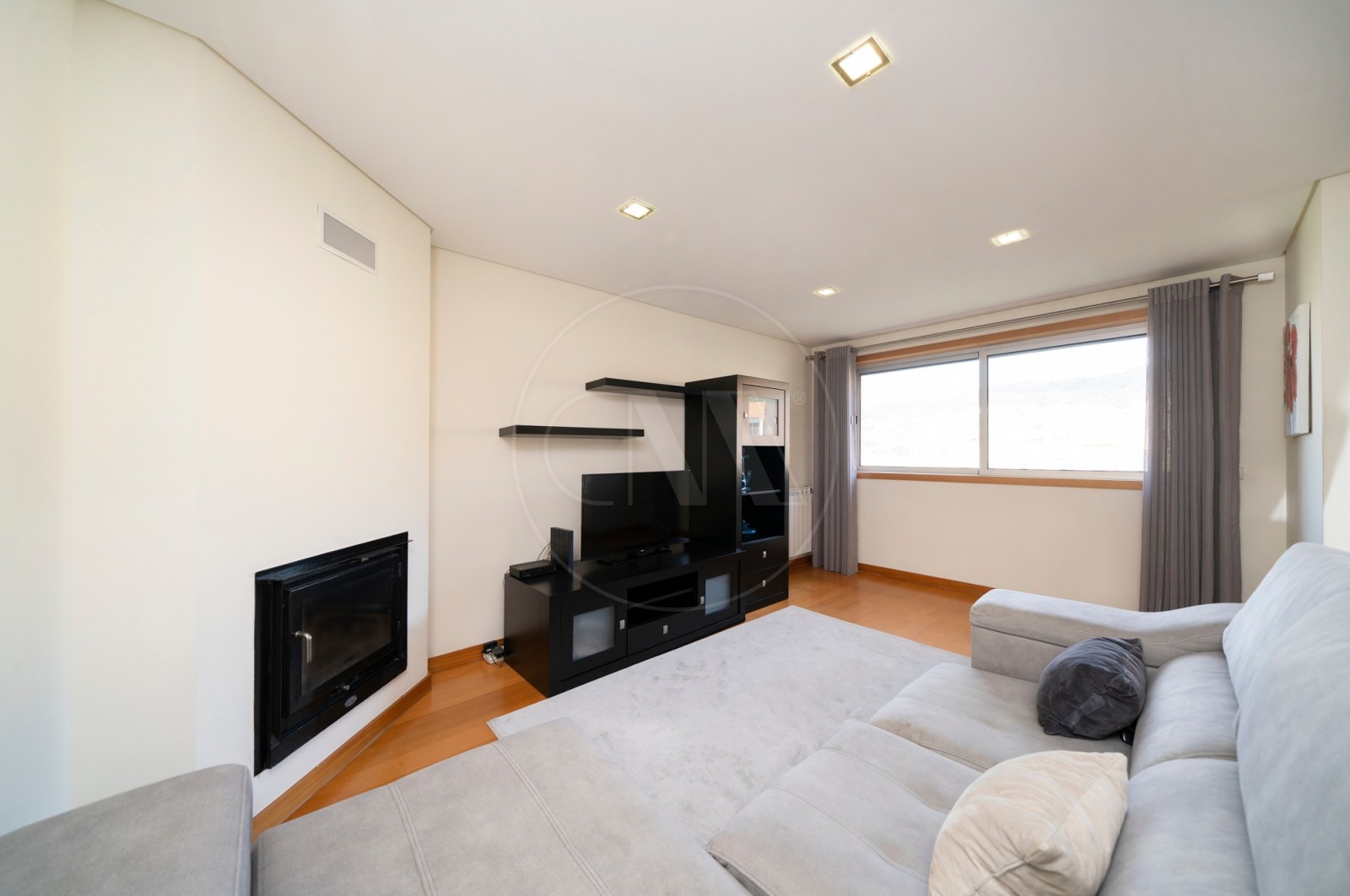 Apartamento T2 para Venda em Nogueira, Fraião e Lamaçães, Braga, Braga - Sala (Imagem 5)