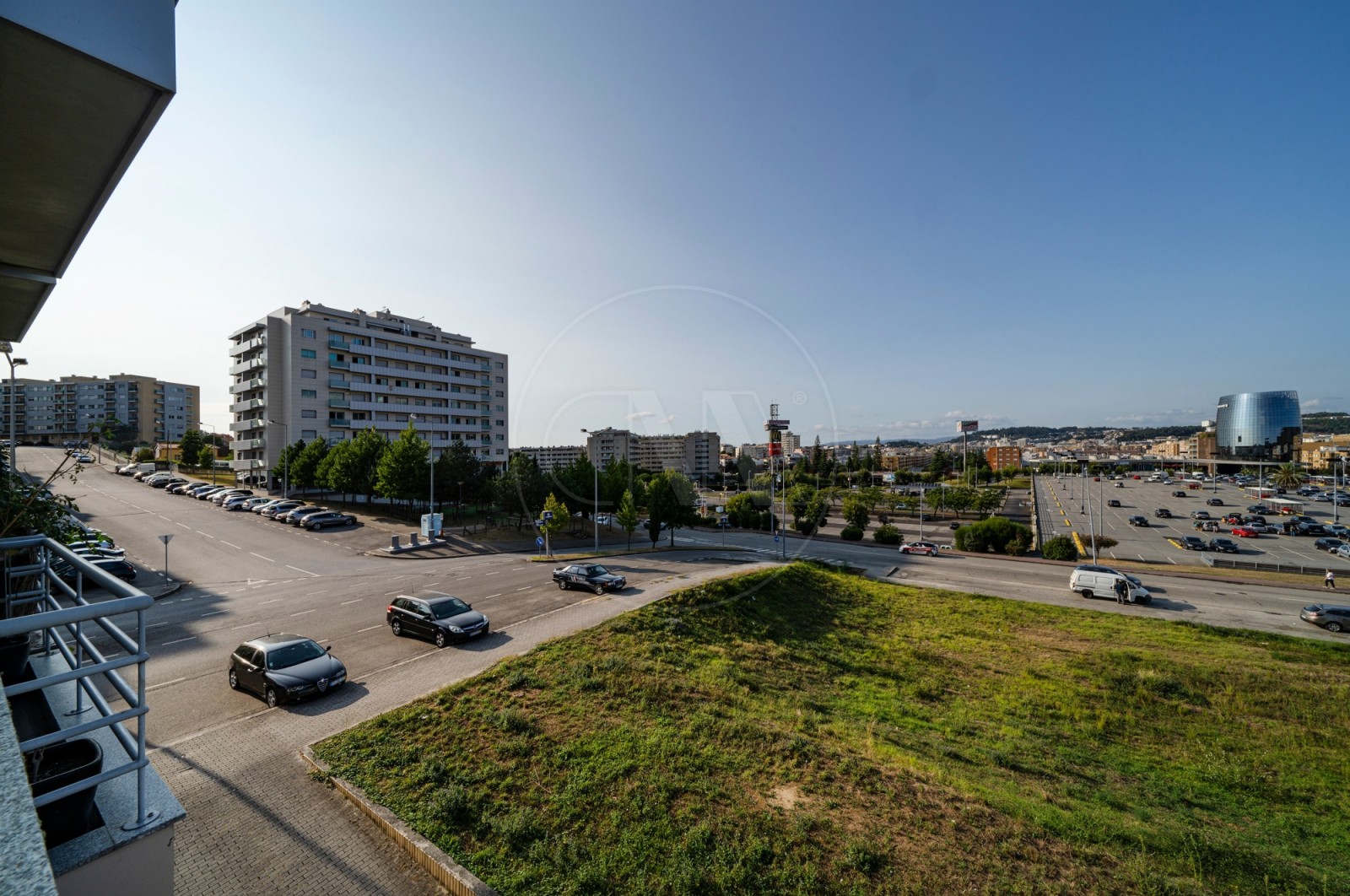 Apartamento T2 para Venda em Nogueira, Fraião e Lamaçães, Braga, Braga - Vistas (Imagem 1)