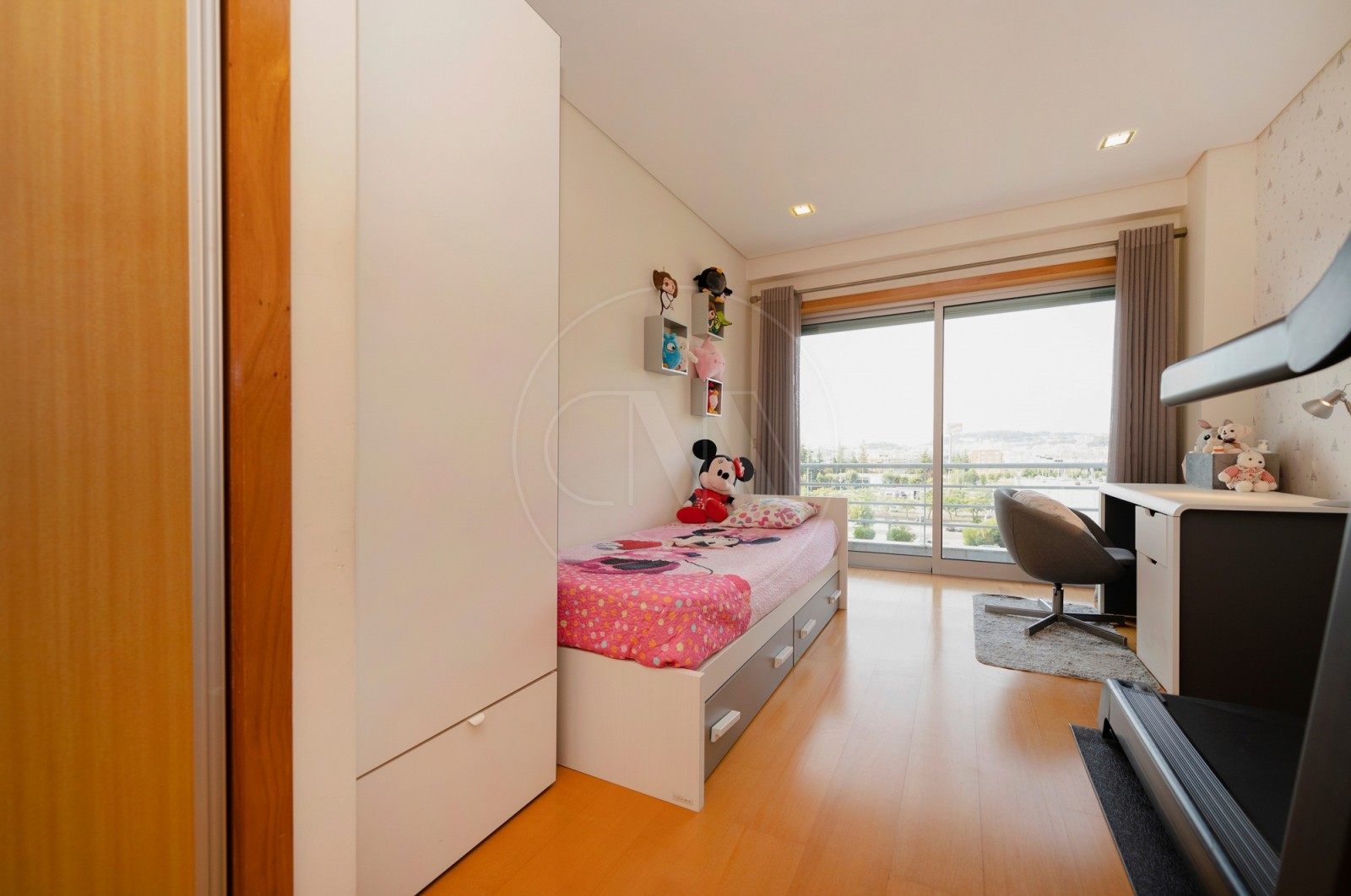 Apartamento T2 para Venda em Nogueira, Fraião e Lamaçães, Braga, Braga - Suite (Imagem 1)