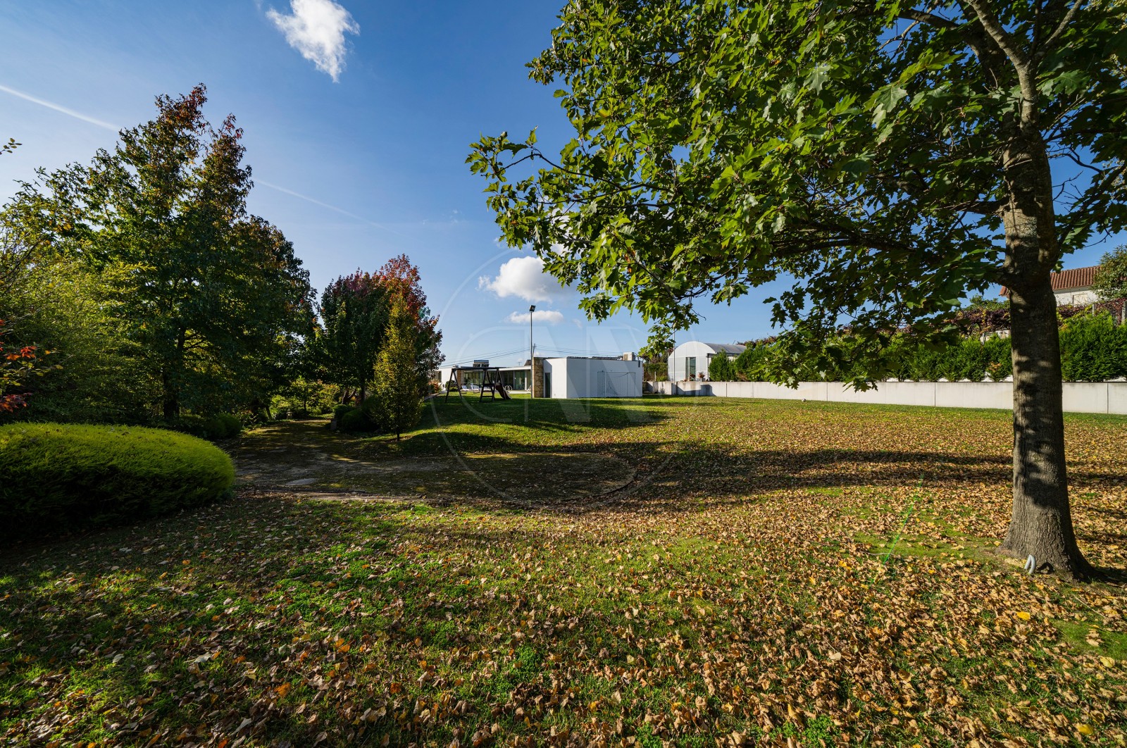 Moradia T4 para Venda em Tamel (Santa Leocádia) e Vilar do Monte, Barcelos, Braga - Quintal/Jardim (Imagem 11)