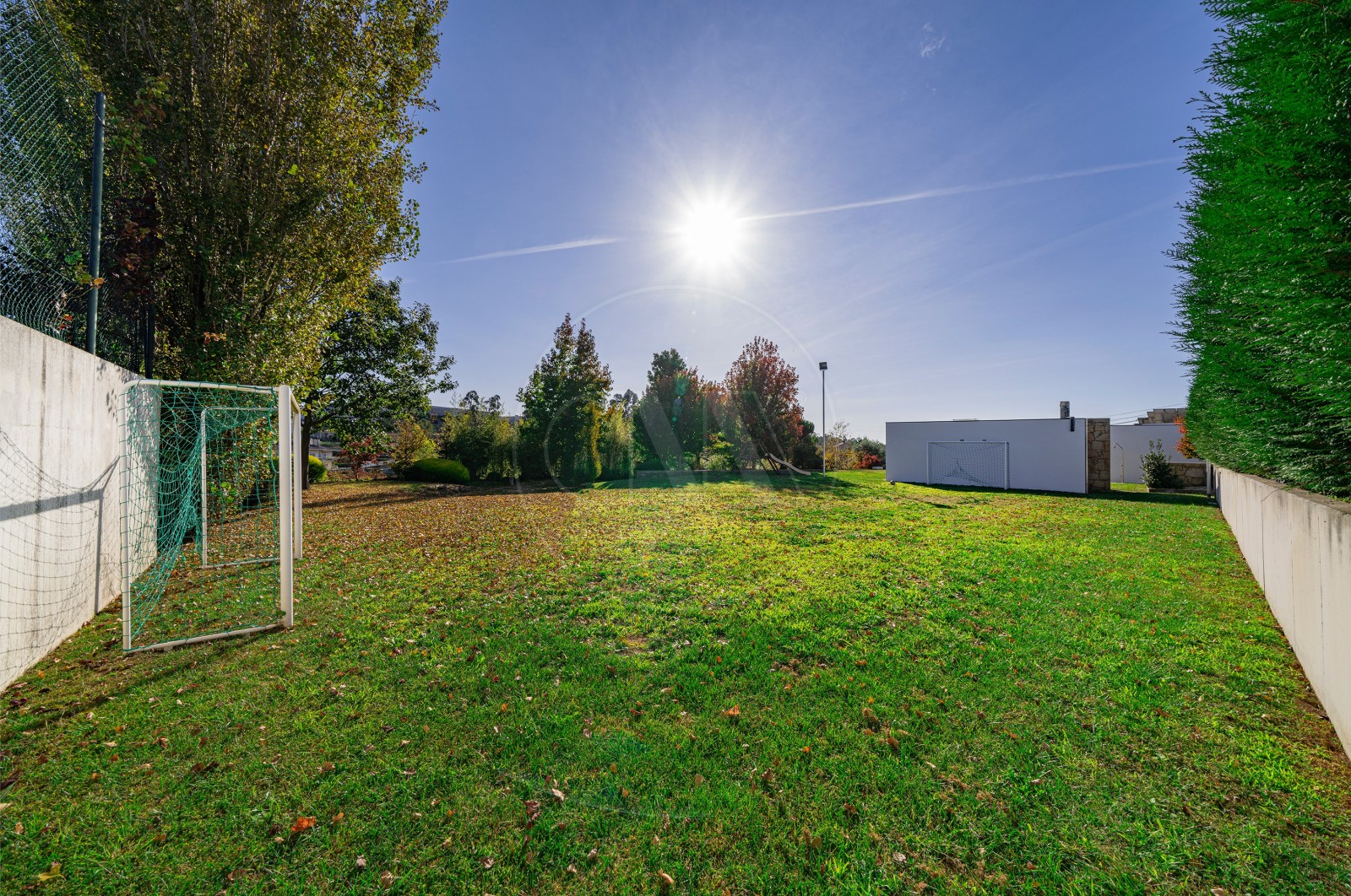 Moradia T4 para Venda em Tamel (Santa Leocádia) e Vilar do Monte, Barcelos, Braga - Quintal/Jardim (Imagem 12)