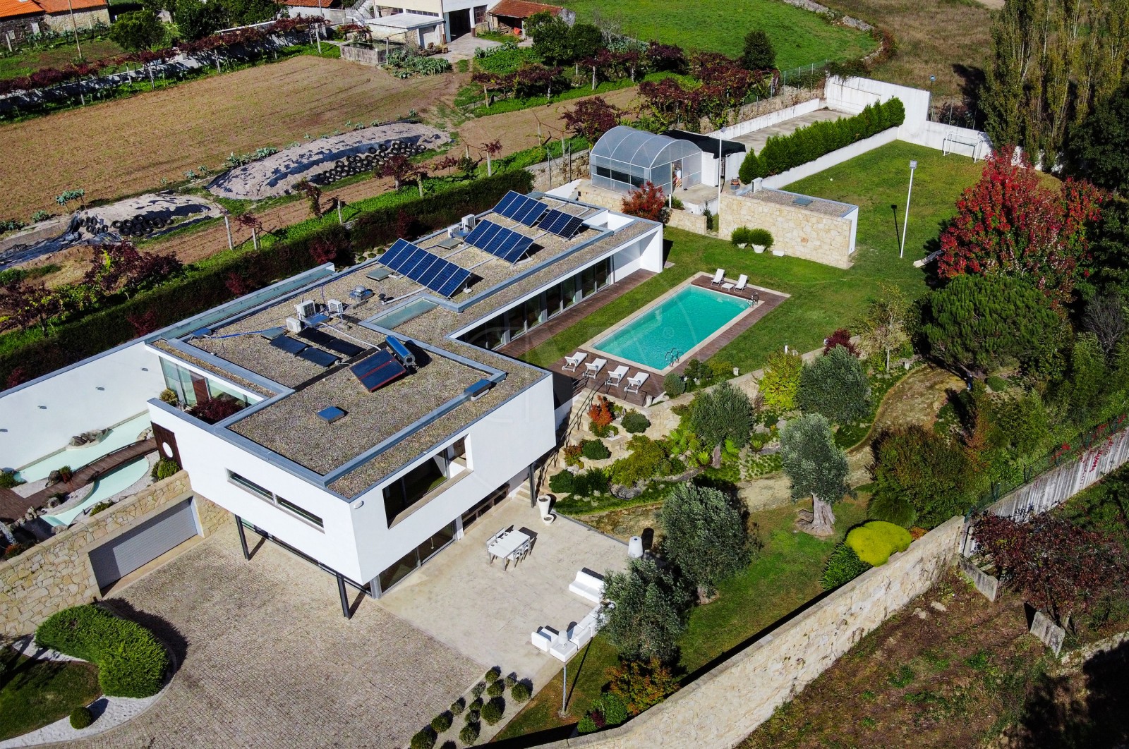 Moradia T4 para Venda em Tamel (Santa Leocádia) e Vilar do Monte, Barcelos, Braga - Fachada (Imagem 11)