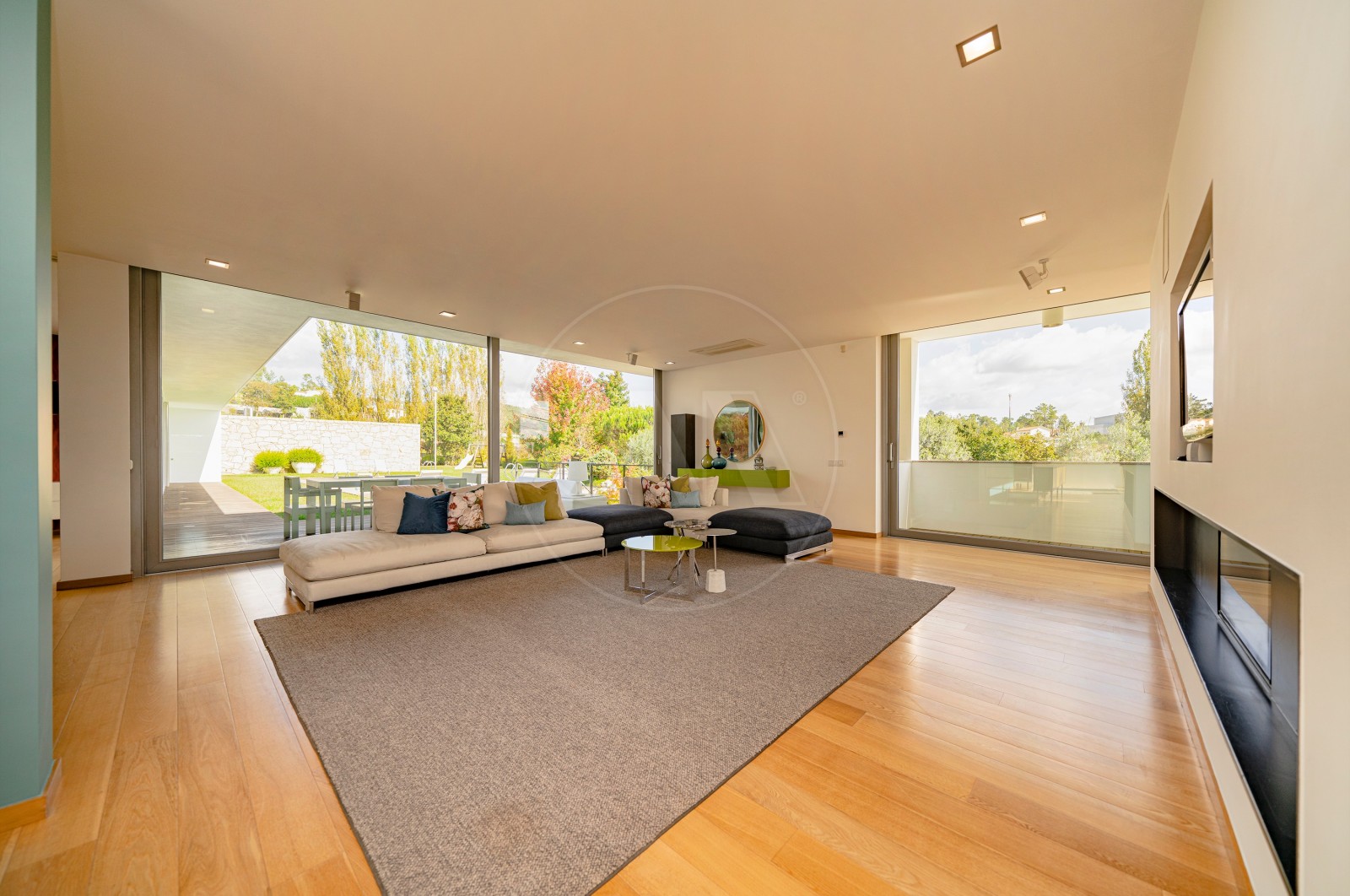 Moradia T4 para Venda em Tamel (Santa Leocádia) e Vilar do Monte, Barcelos, Braga - Sala (Imagem 1)