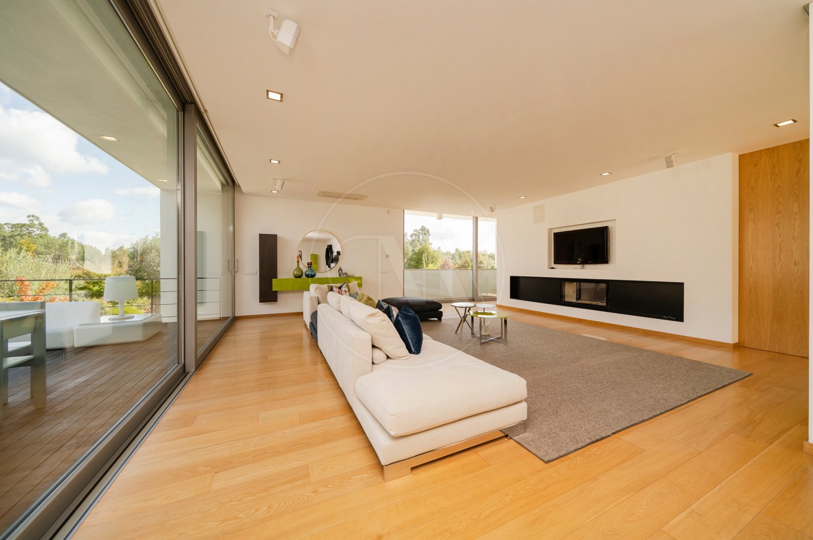 Moradia T4 para Venda em Tamel (Santa Leocádia) e Vilar do Monte, Barcelos, Braga - Sala (Imagem 2)