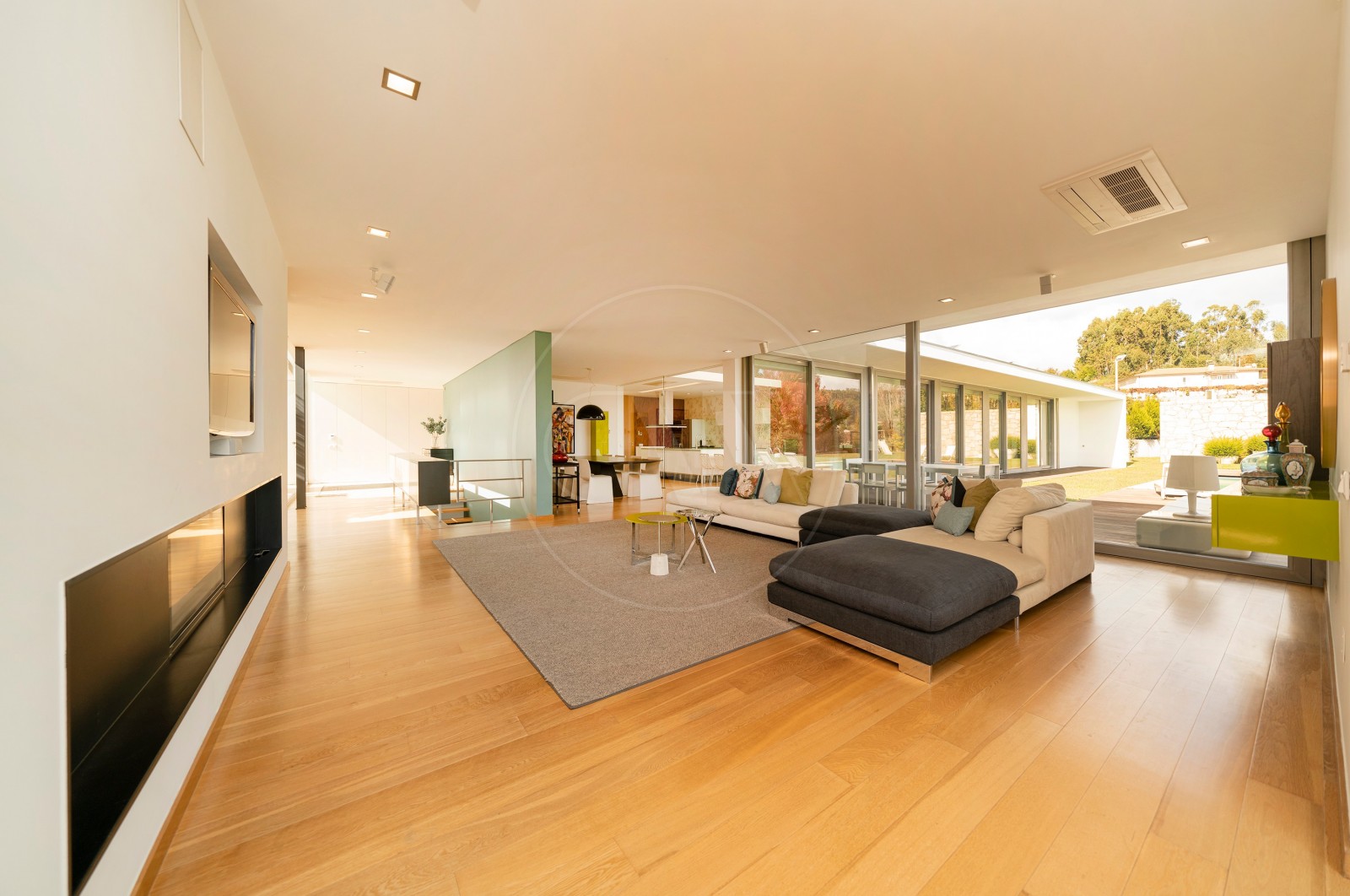 Moradia T4 para Venda em Tamel (Santa Leocádia) e Vilar do Monte, Barcelos, Braga - Sala (Imagem 5)