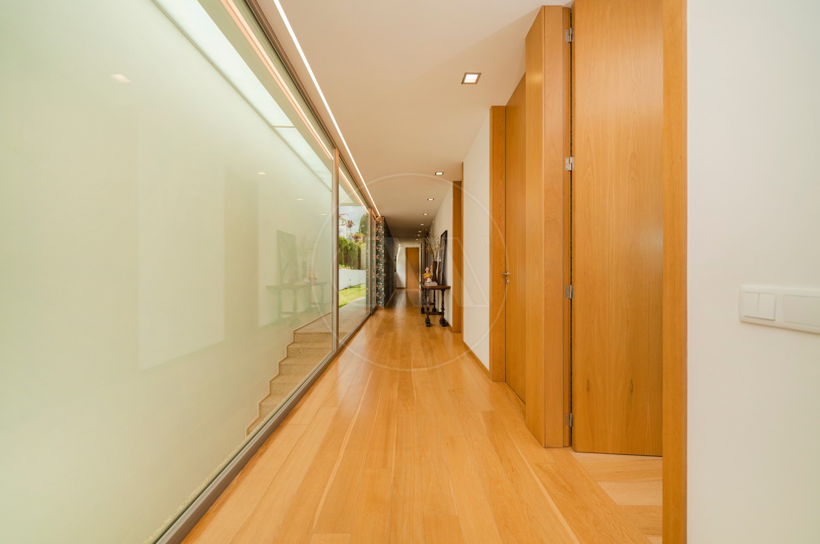 Moradia T4 para Venda em Tamel (Santa Leocádia) e Vilar do Monte, Barcelos, Braga - Corredor (Imagem 1)