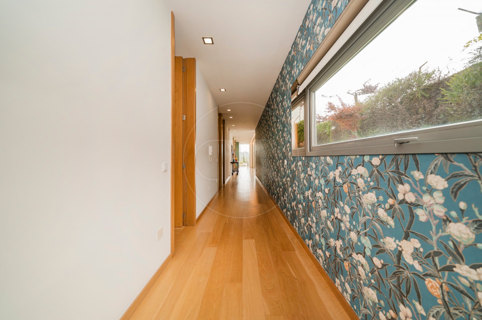 Moradia T4 para Venda em Tamel (Santa Leocádia) e Vilar do Monte, Barcelos, Braga - Corredor (Imagem 5)