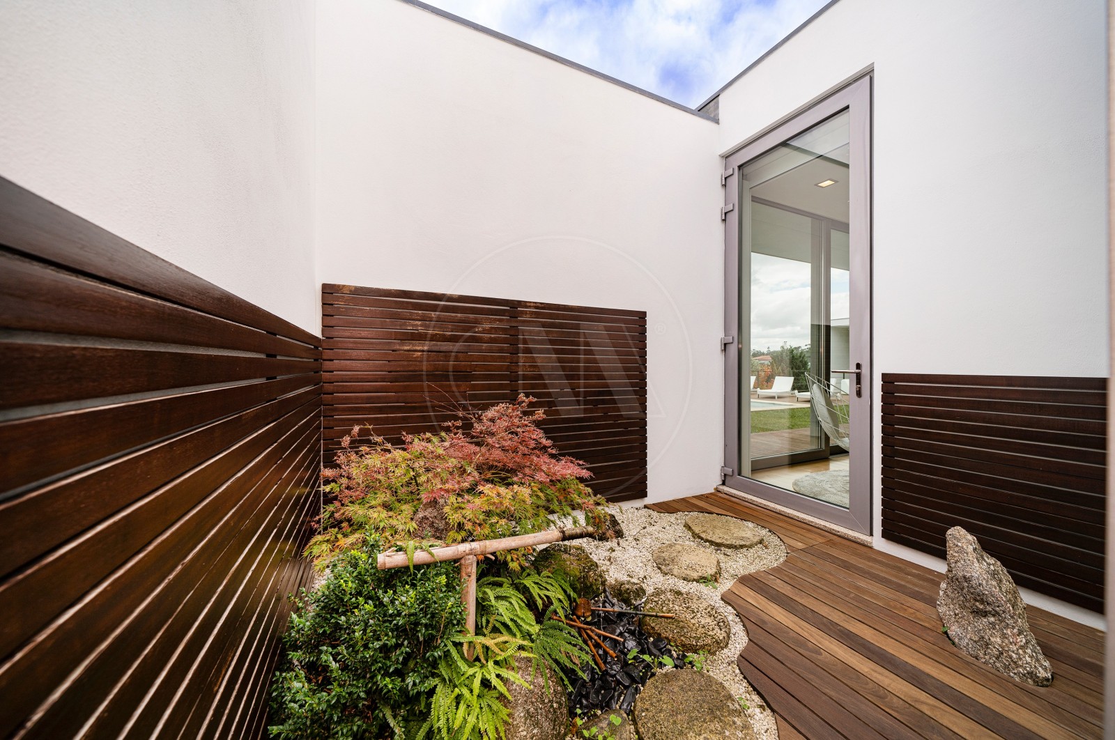 Moradia T4 para Venda em Tamel (Santa Leocádia) e Vilar do Monte, Barcelos, Braga - Quintal/Jardim (Imagem 7)