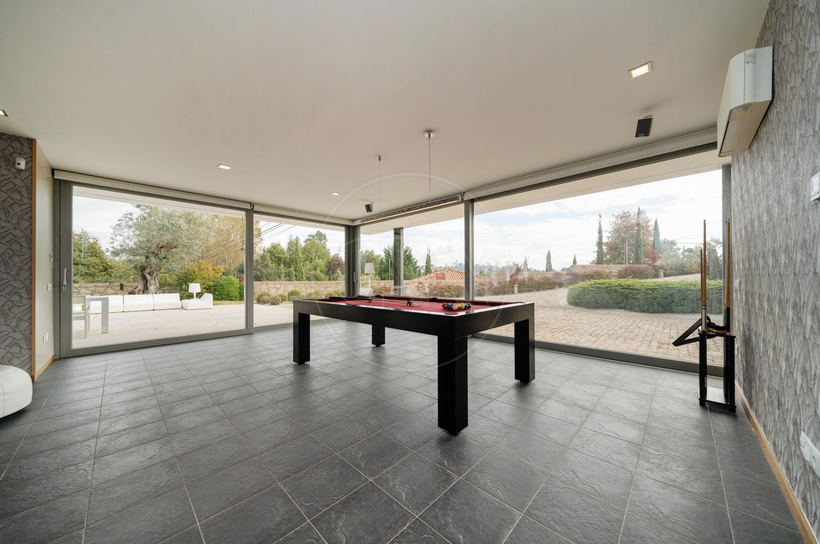 Moradia T4 para Venda em Tamel (Santa Leocádia) e Vilar do Monte, Barcelos, Braga - Sala (Imagem 7)