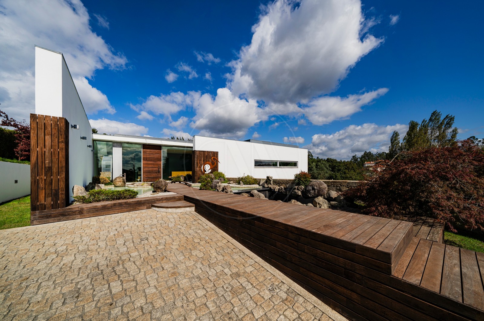 Moradia T4 para Venda em Tamel (Santa Leocádia) e Vilar do Monte, Barcelos, Braga - Fachada (Imagem 9)