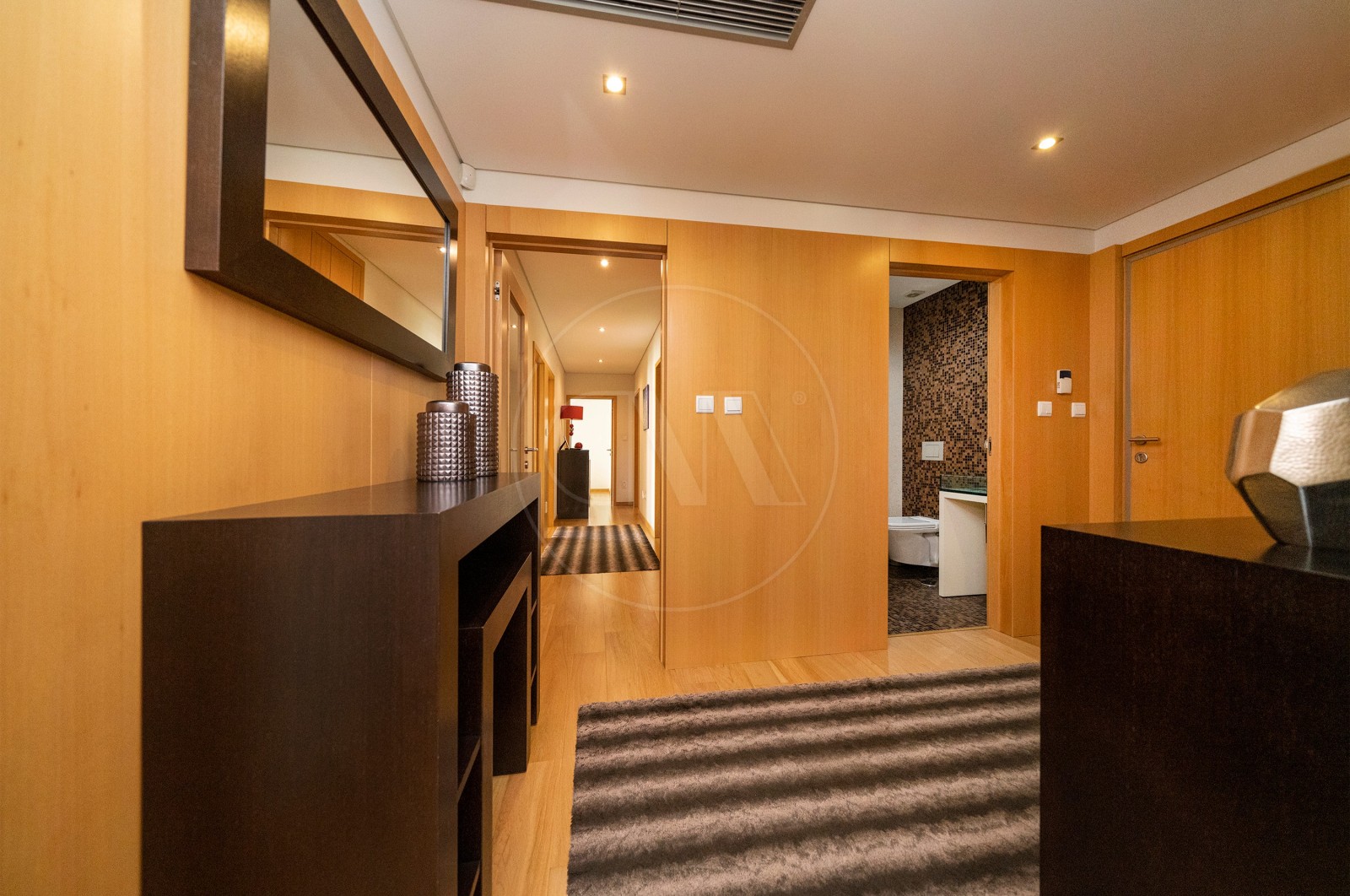 Apartamento T4 para Venda em Nogueira, Fraião e Lamaçães, Braga, Braga - Hall de entrada (Imagem 3)