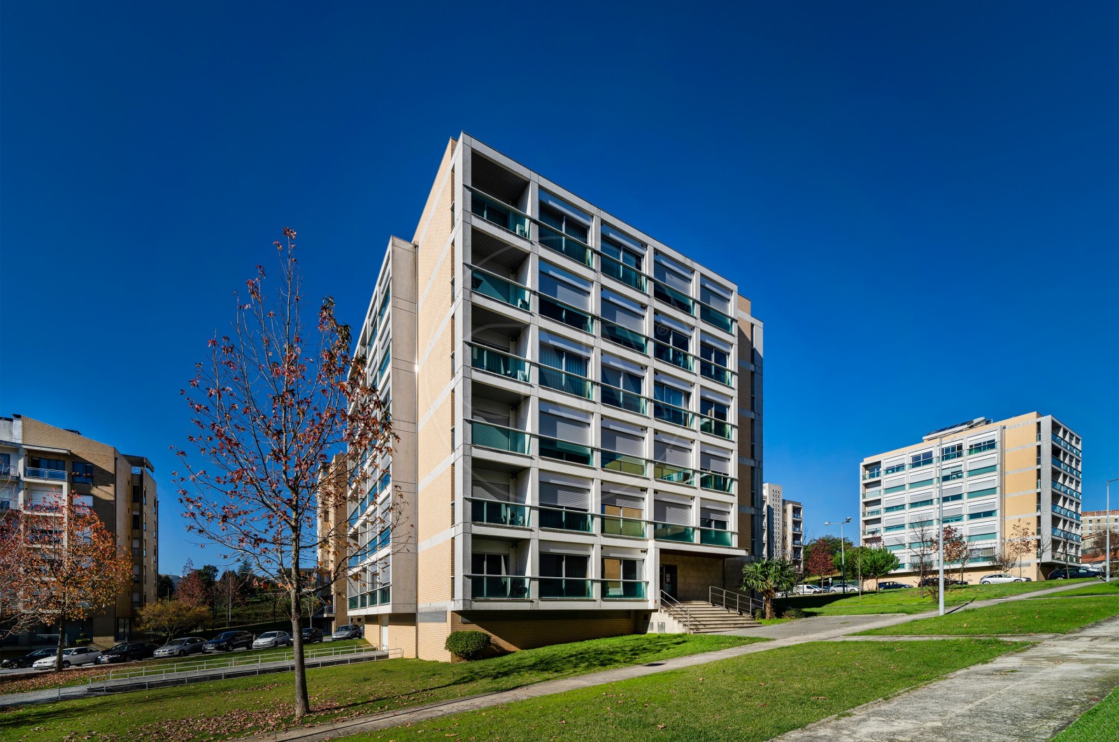 Apartamento T4 para Venda em Nogueira, Fraião e Lamaçães, Braga, Braga - Fachada (Imagem 3)