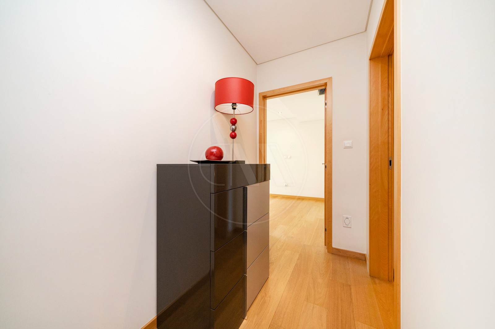 Apartamento T4 para Venda em Nogueira, Fraião e Lamaçães, Braga, Braga - Corredor (Imagem 3)