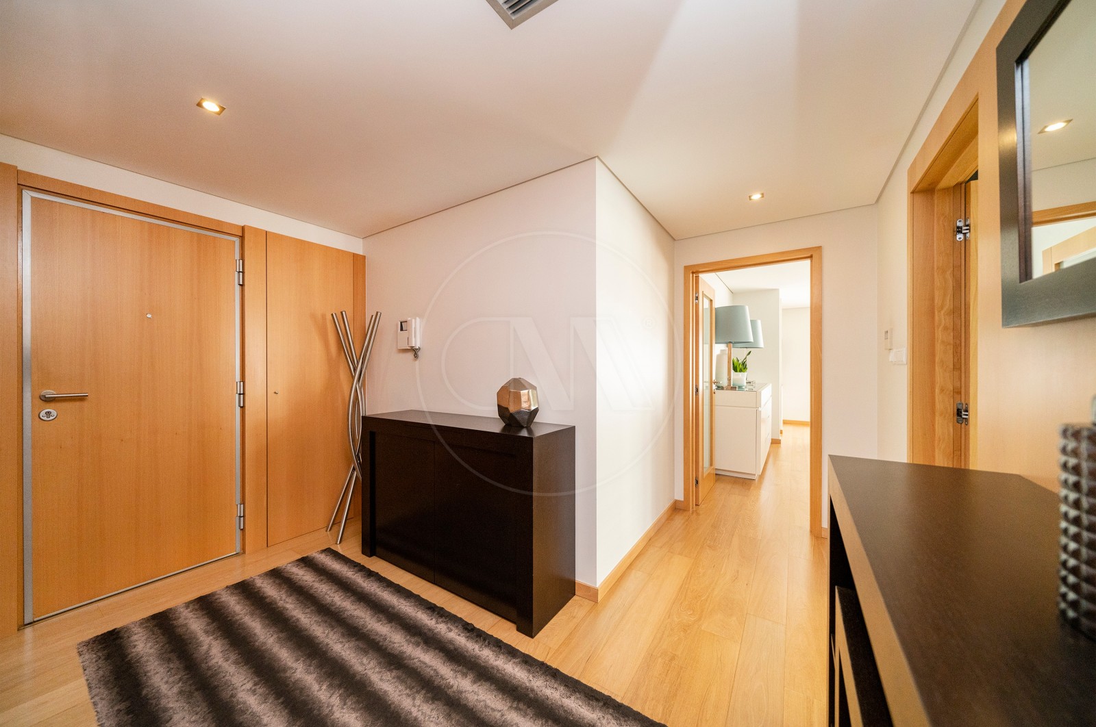 Apartamento T4 para Venda em Nogueira, Fraião e Lamaçães, Braga, Braga - Hall de entrada (Imagem 1)