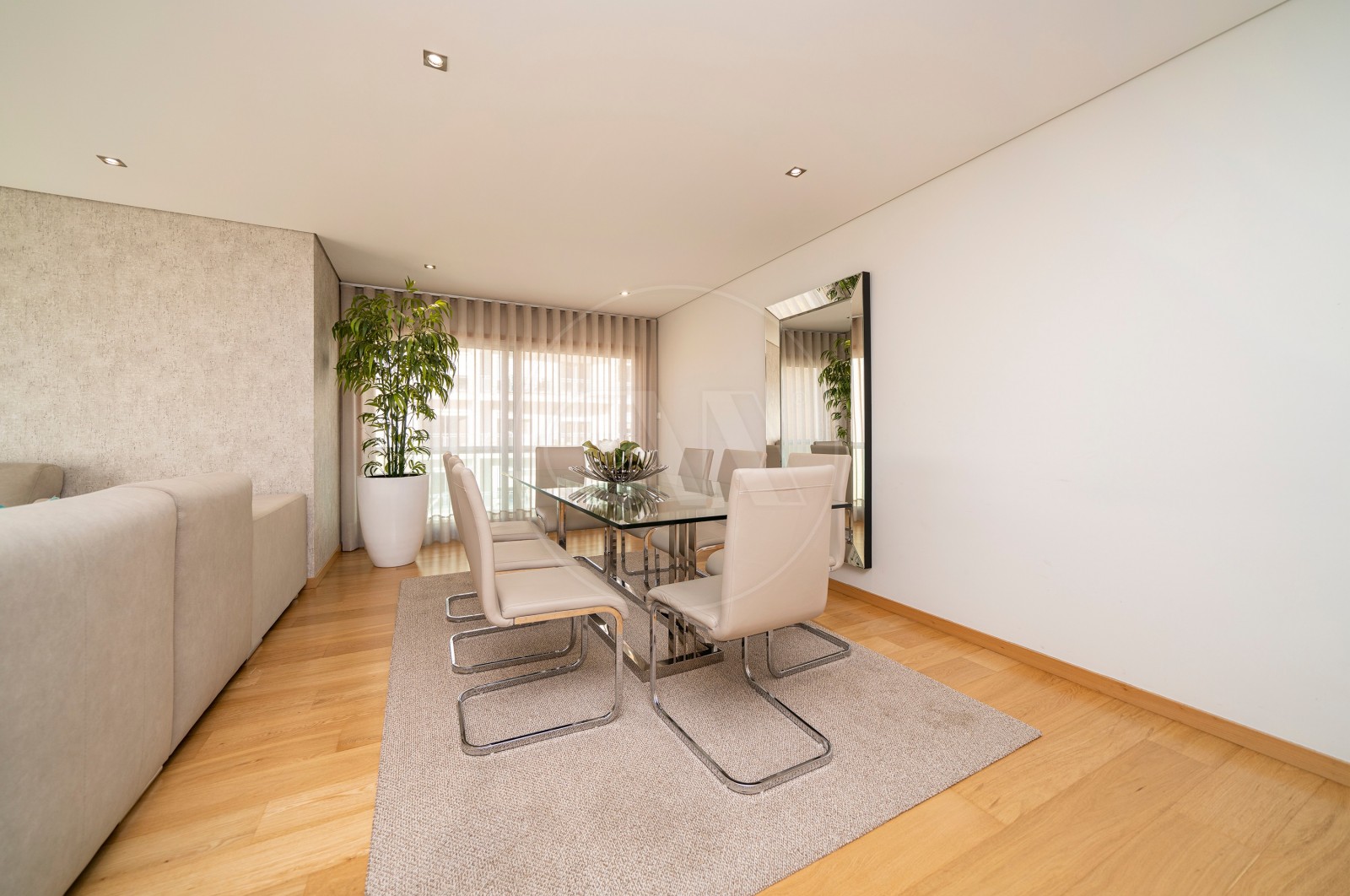 Apartamento T4 para Venda em Nogueira, Fraião e Lamaçães, Braga, Braga - Sala (Imagem 2)