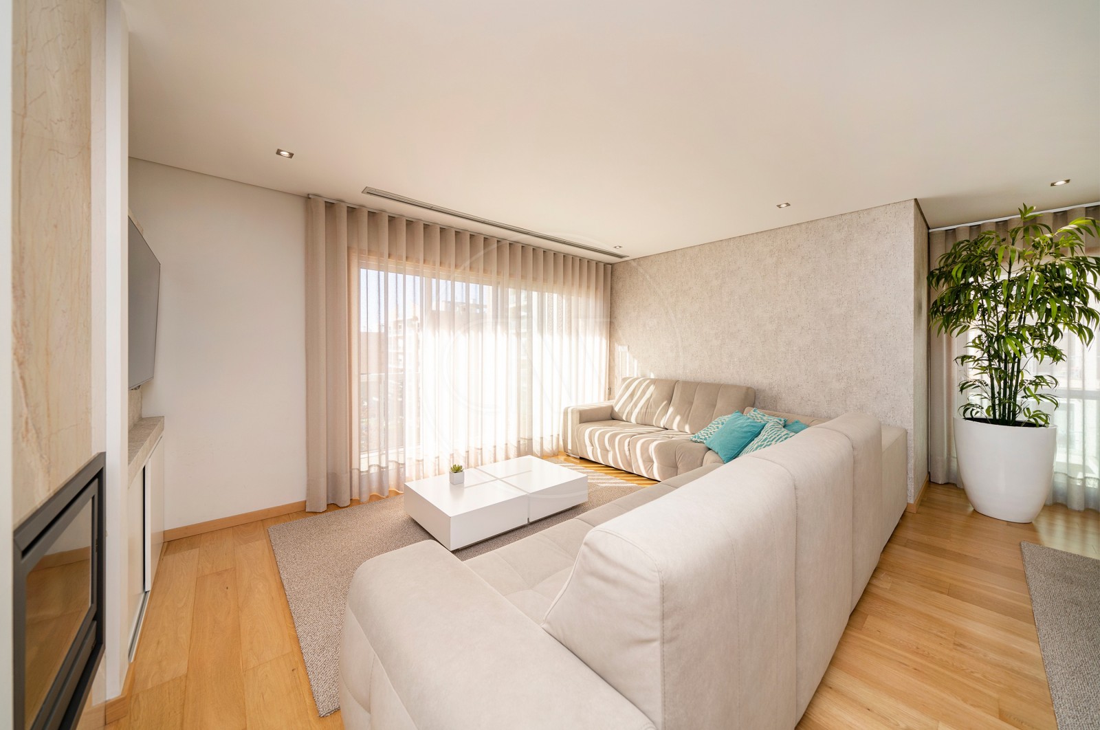 Apartamento T4 para Venda em Nogueira, Fraião e Lamaçães, Braga, Braga - Sala (Imagem 6)