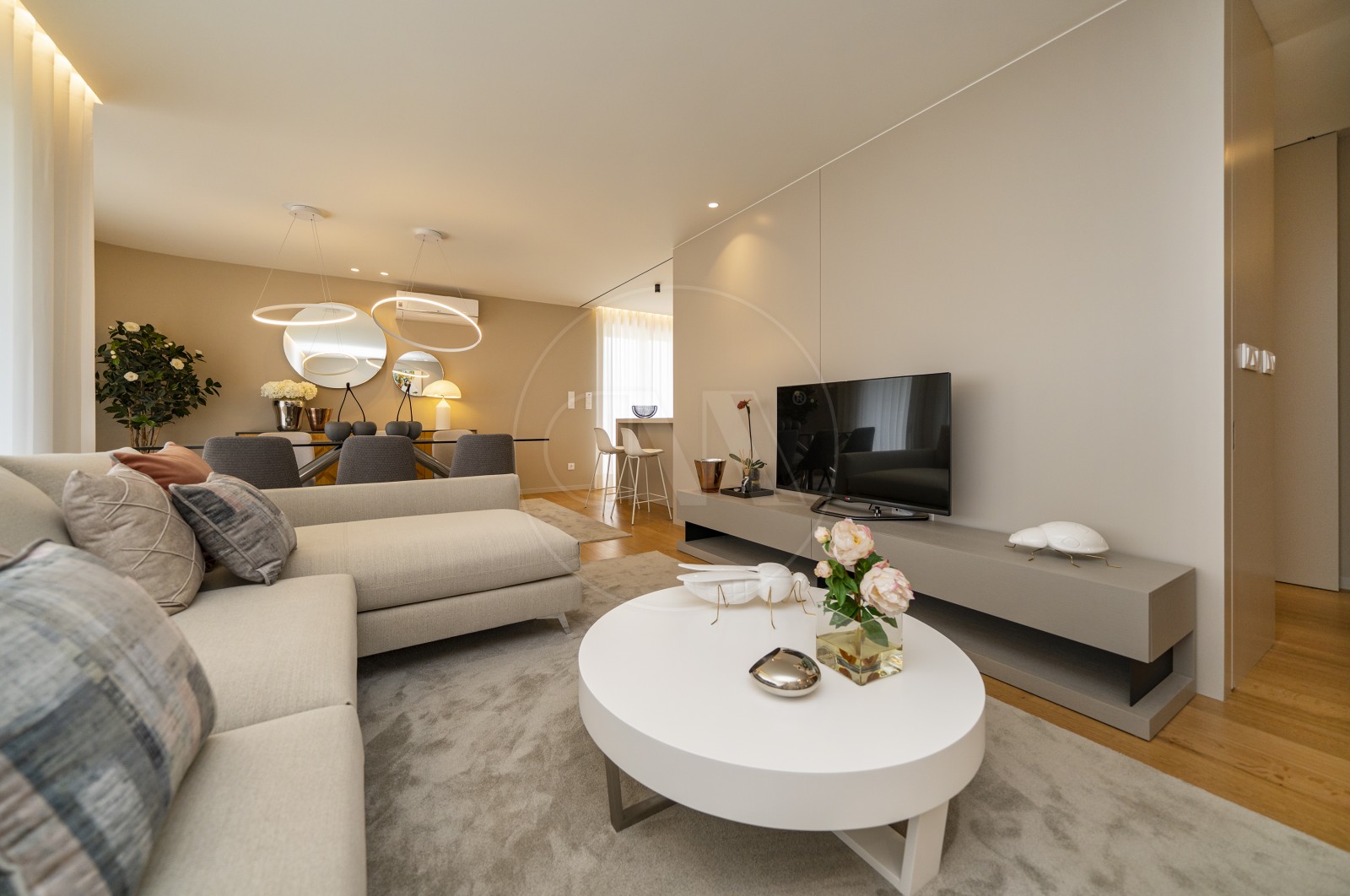 Apartamento T4 para Venda em Vila Nova de Famalicão e Calendário, Vila Nova de Famalicão, Braga - Sala (Imagem 4)