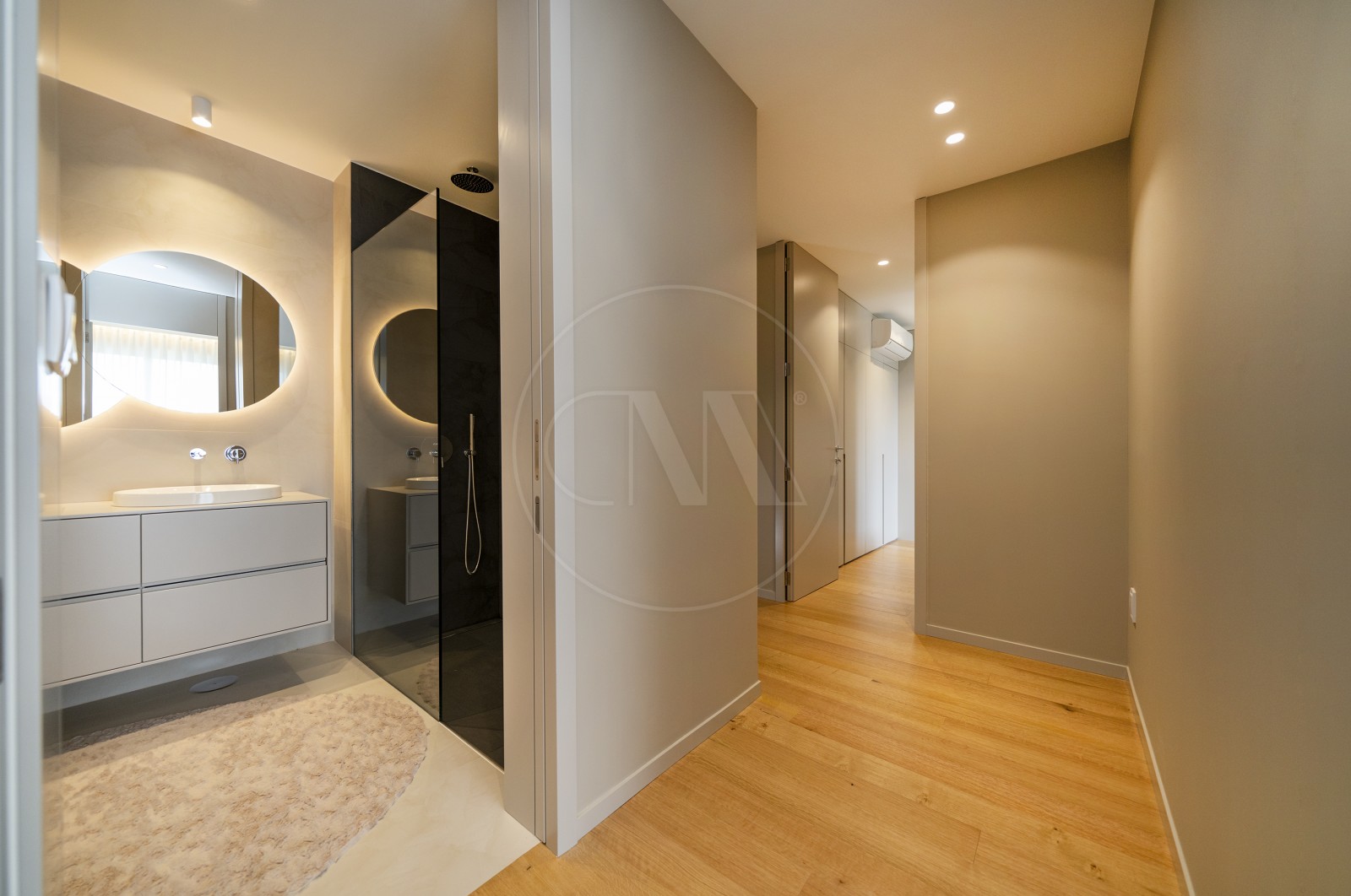 Apartamento T4 para Venda em Vila Nova de Famalicão e Calendário, Vila Nova de Famalicão, Braga - Corredor (Imagem 7)