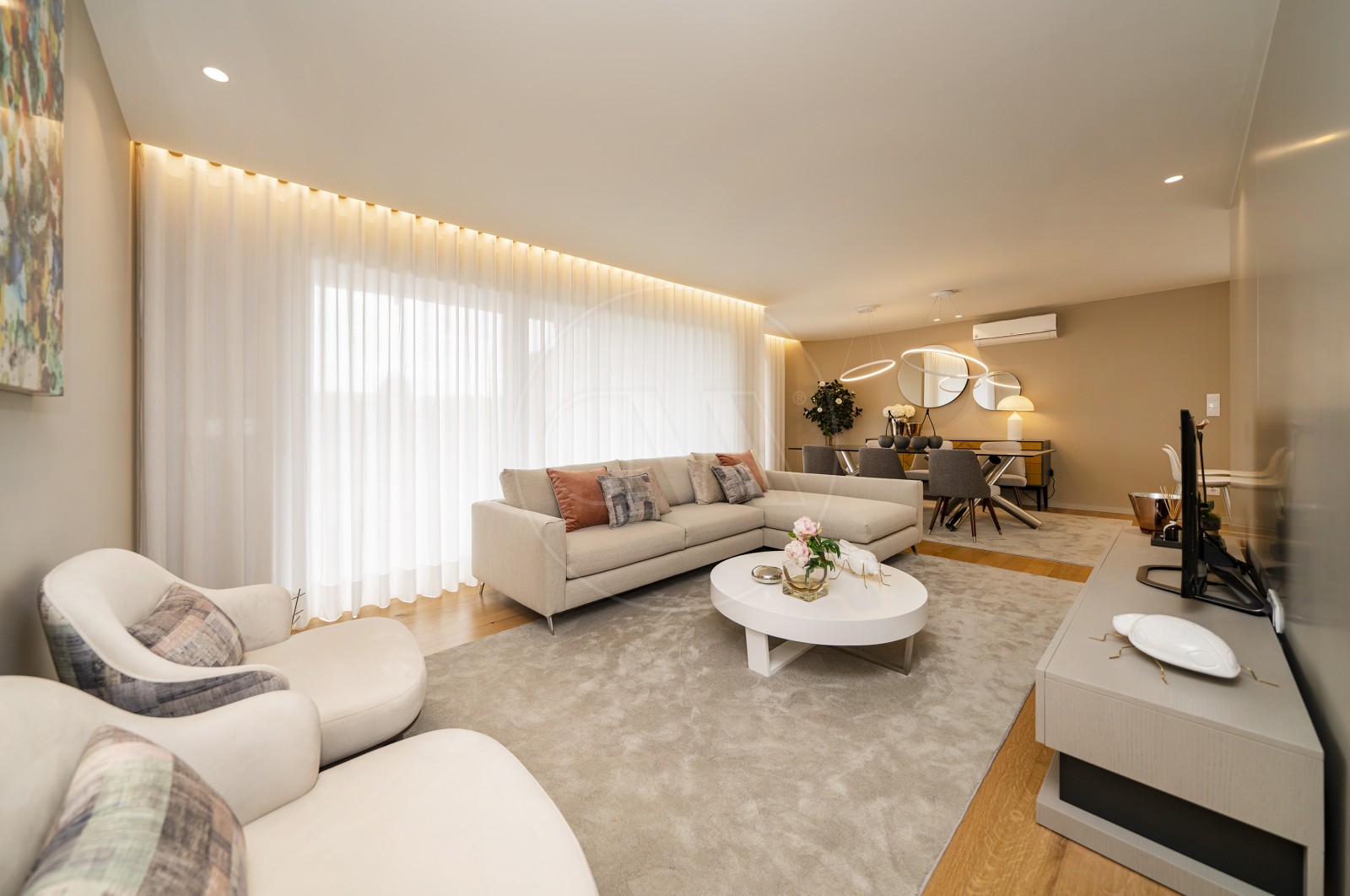 Apartamento T4 para Venda em Vila Nova de Famalicão e Calendário, Vila Nova de Famalicão, Braga - Sala (Imagem 1)