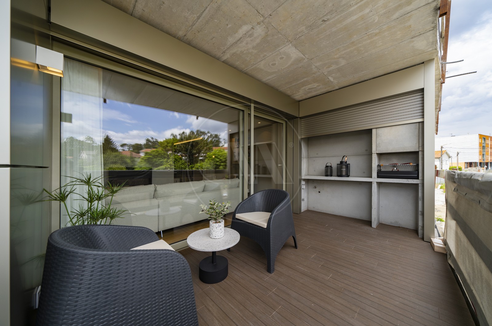 Apartamento T4 para Venda em Vila Nova de Famalicão e Calendário, Vila Nova de Famalicão, Braga - Varanda (Imagem 3)