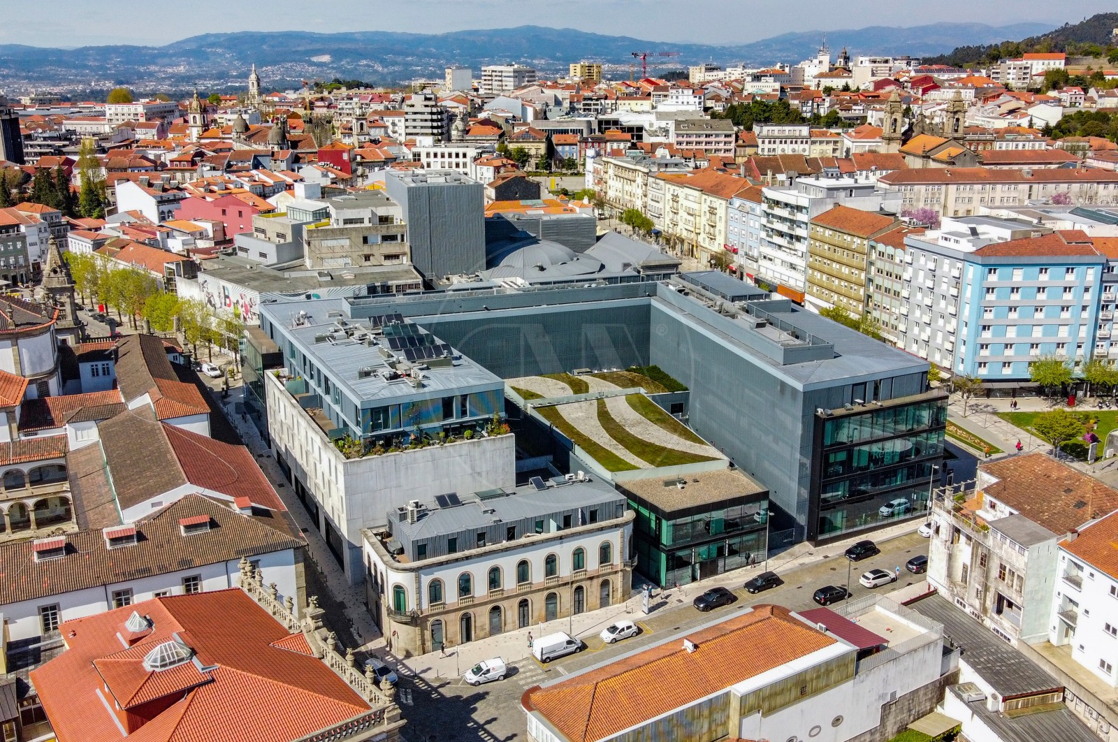 Apartamento T3 para Venda em Braga (São José de São Lázaro e São João do Souto), Braga, Braga - Fachada (Imagem 1)