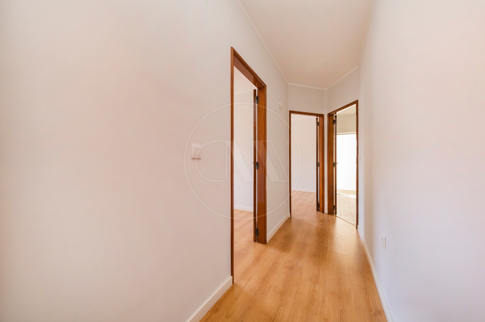 Apartment T3 for Buy in Nogueira, Fraião e Lamaçães, Braga, Braga - Corredor (Imagem 3)