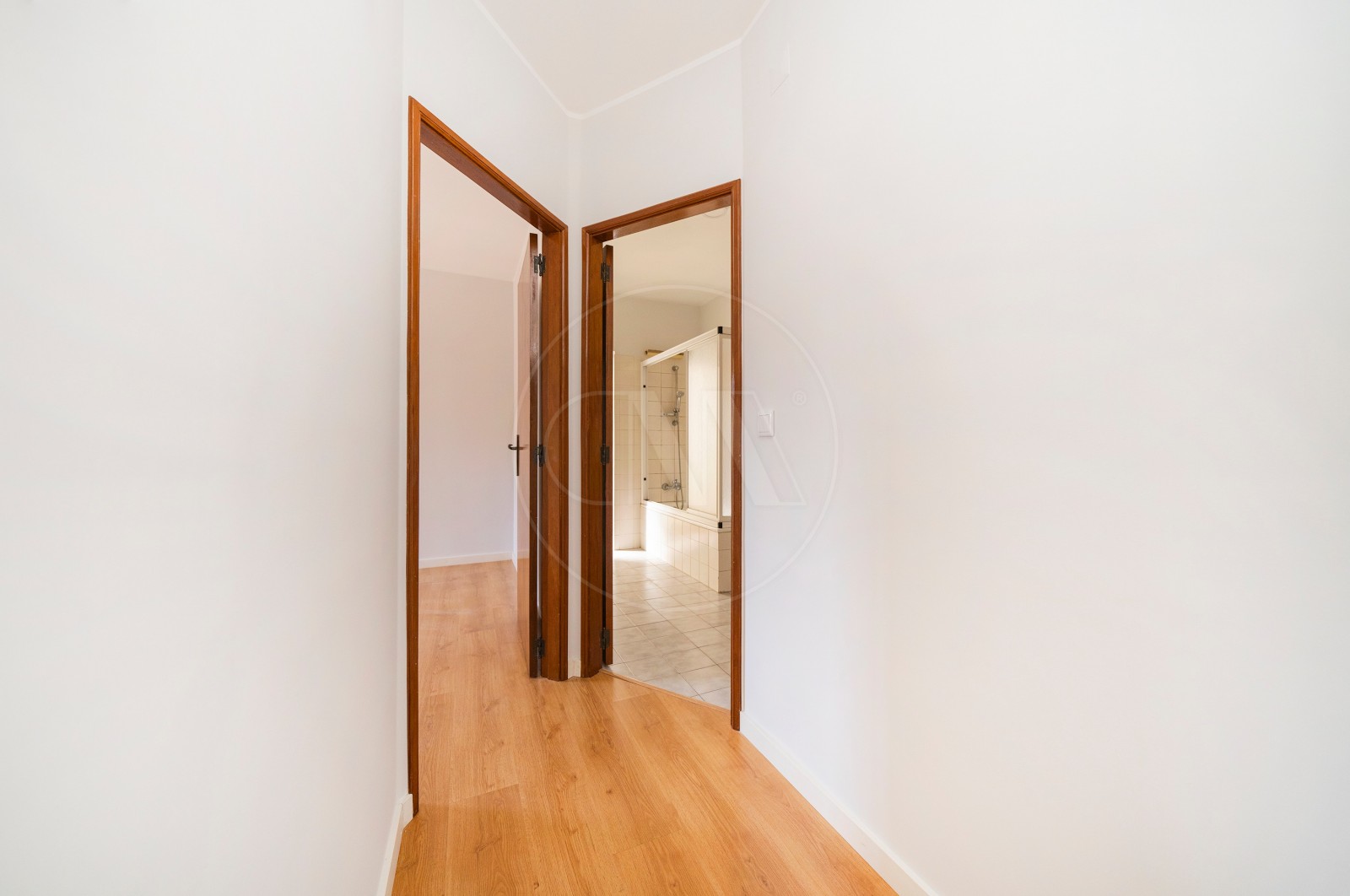 Apartment T3 for Buy in Nogueira, Fraião e Lamaçães, Braga, Braga - Corredor (Imagem 4)