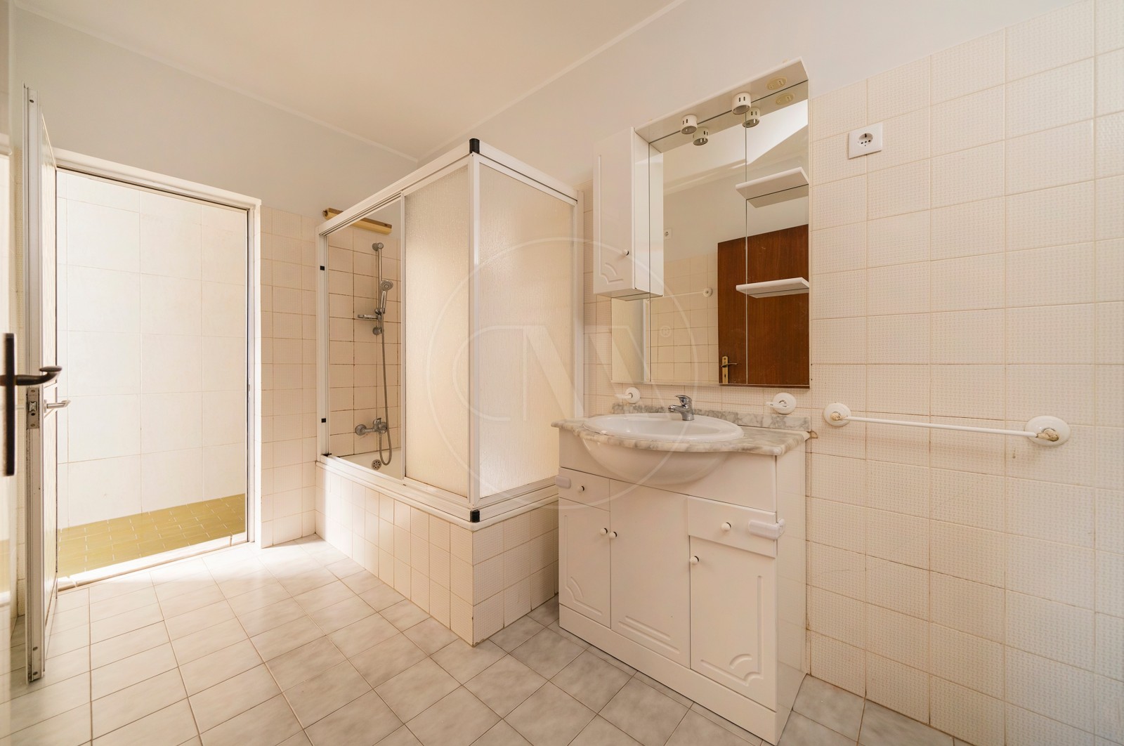 Apartment T3 for Buy in Nogueira, Fraião e Lamaçães, Braga, Braga - Casa de banho (Imagem 2)