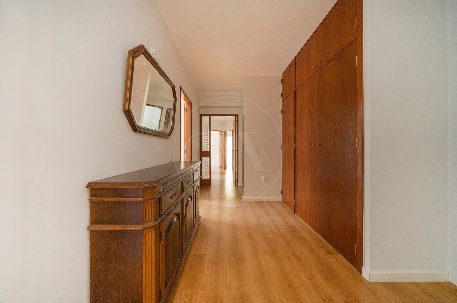 Apartment T3 for Buy in Nogueira, Fraião e Lamaçães, Braga, Braga - Corredor (Imagem 5)