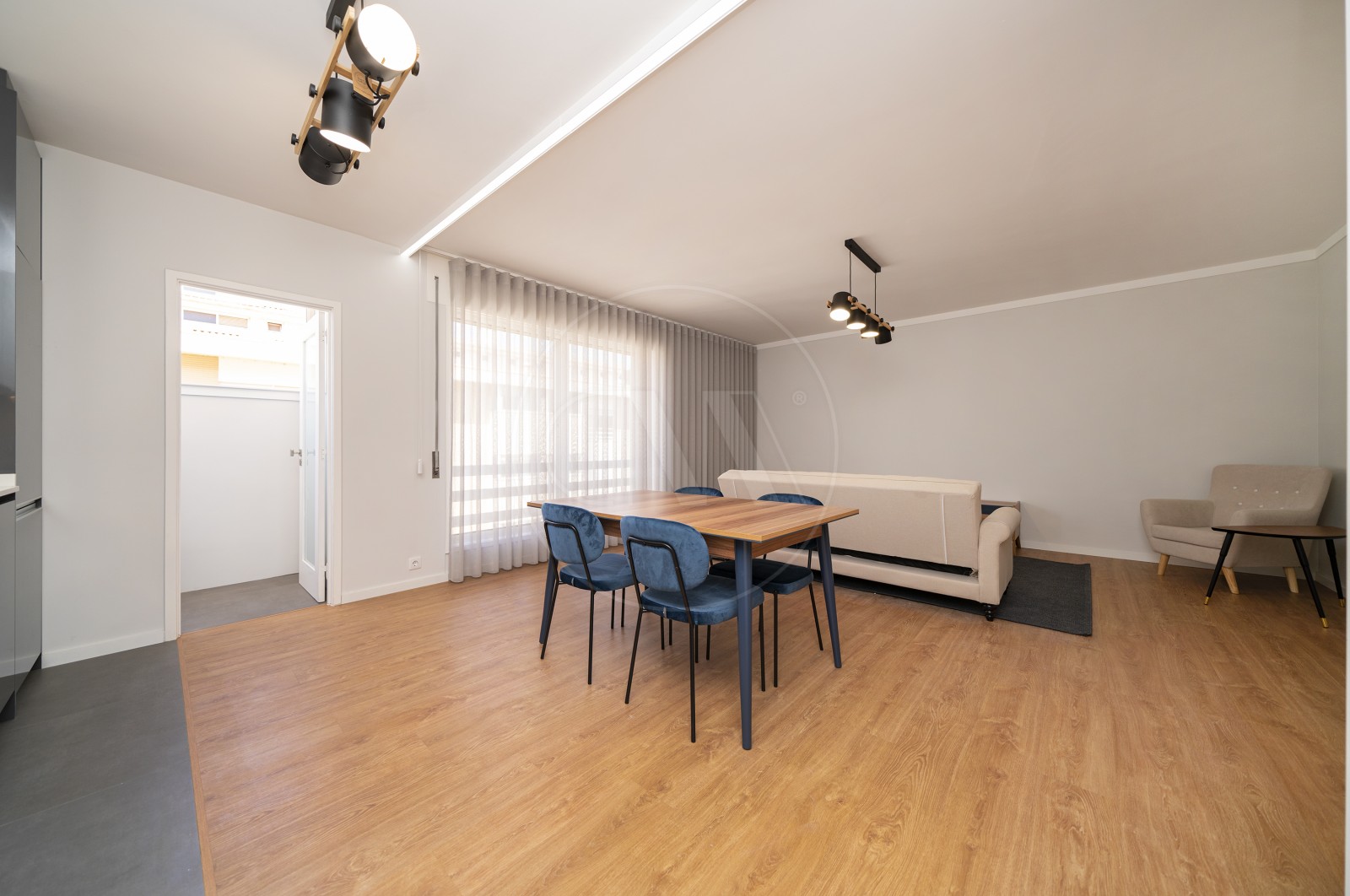 Apartamento T3 para Venda em Vila Nova de Famalicão e Calendário, Vila Nova de Famalicão, Braga - Sala (Imagem 5)