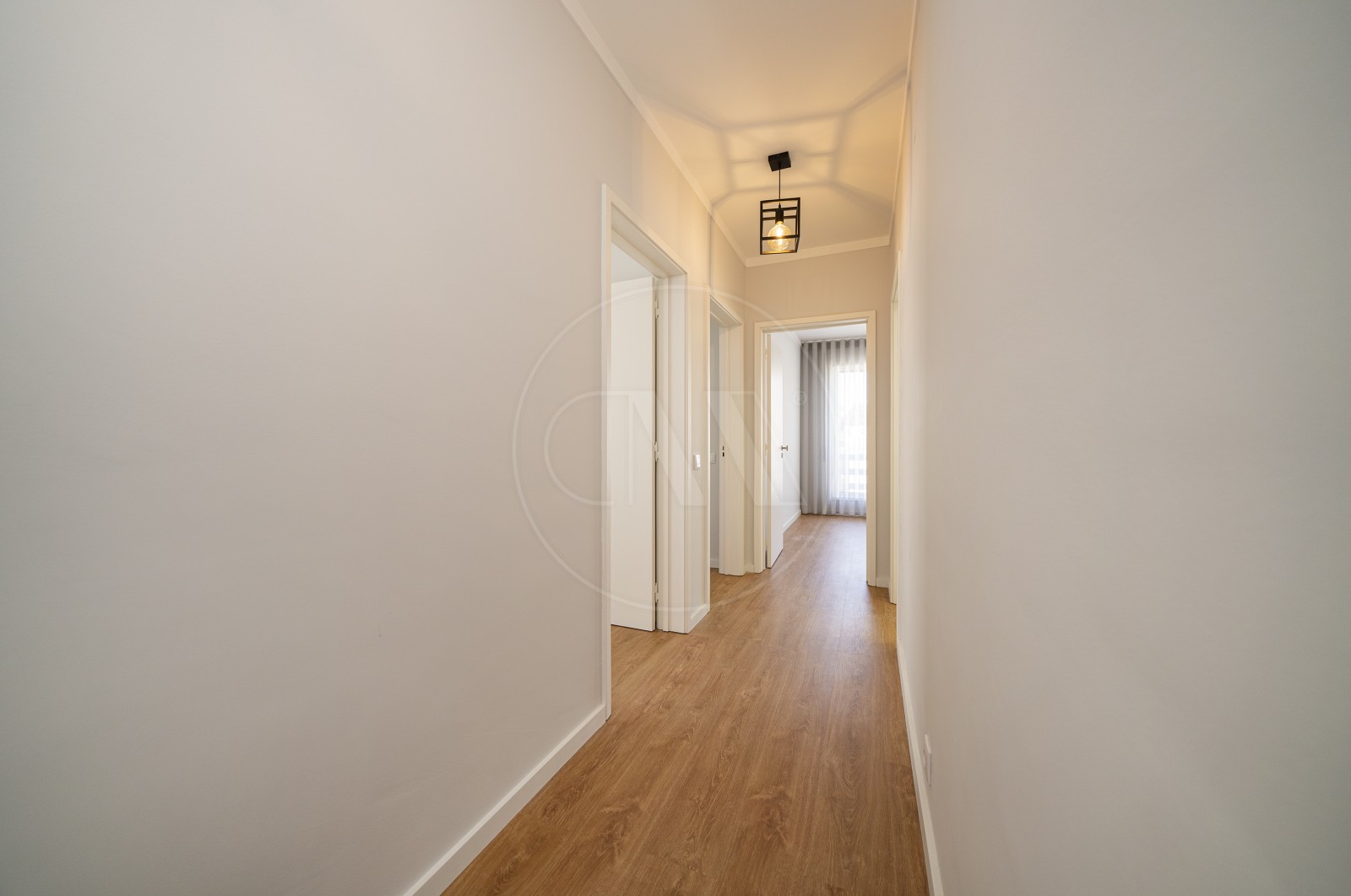 Apartamento T3 para Venda em Vila Nova de Famalicão e Calendário, Vila Nova de Famalicão, Braga - Corredor (Imagem 2)