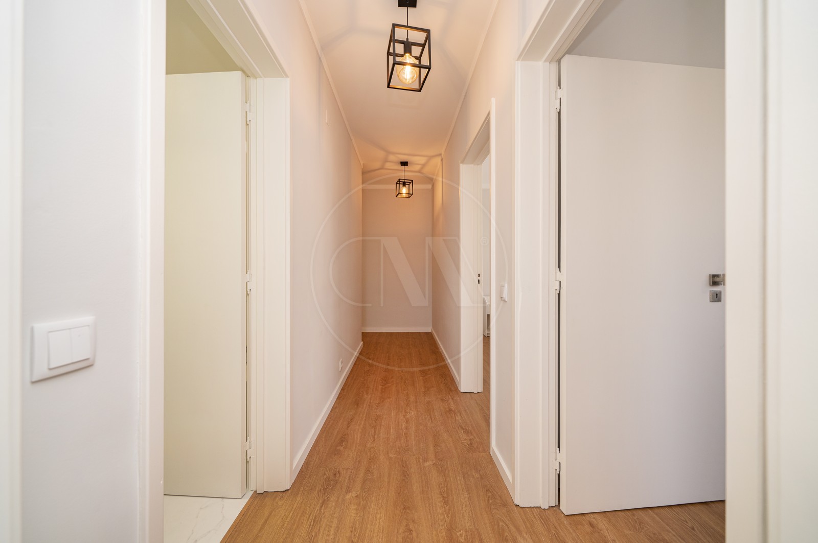 Apartamento T3 para Venda em Vila Nova de Famalicão e Calendário, Vila Nova de Famalicão, Braga - Corredor (Imagem 6)