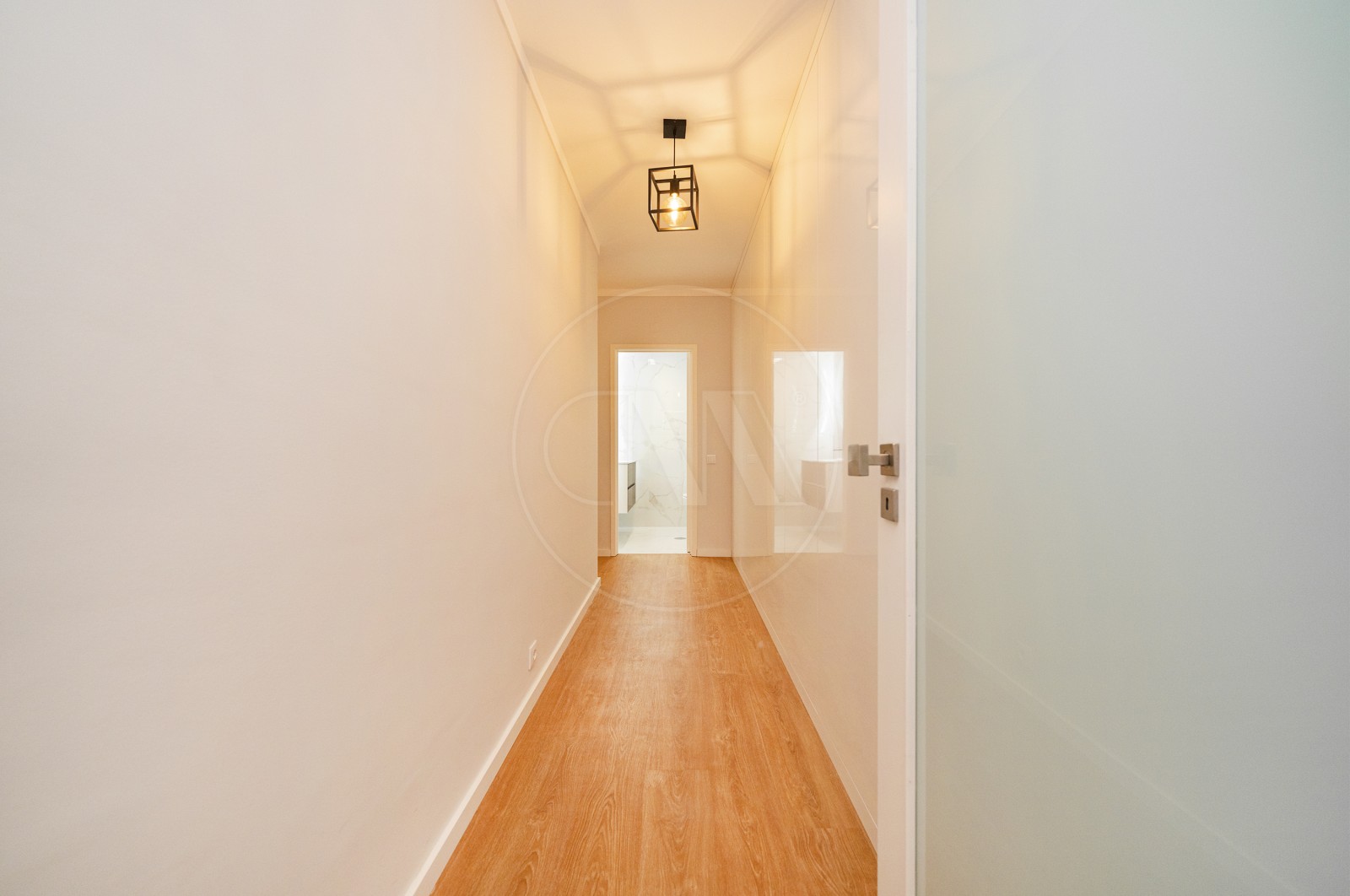 Apartamento T3 para Venda em Vila Nova de Famalicão e Calendário, Vila Nova de Famalicão, Braga - Corredor (Imagem 1)