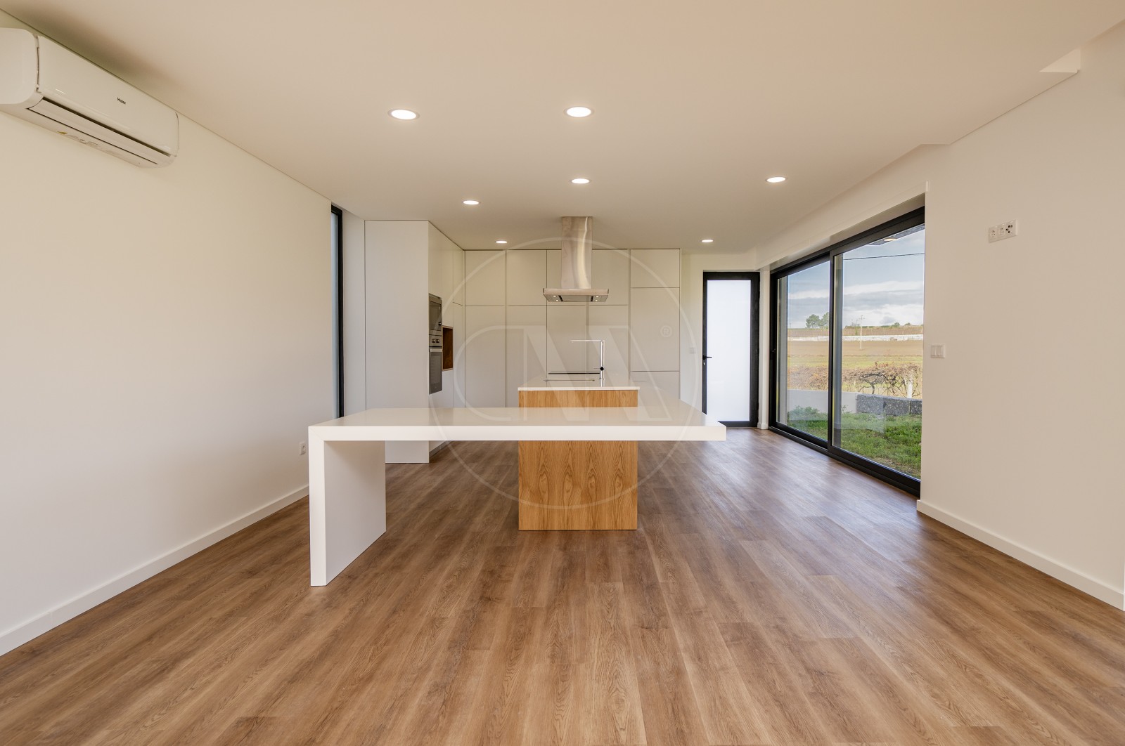 House T3 for For sale in Escudeiros e Penso (Santo Estêvão e São Vicente), Braga, Braga - Cozinha (Imagem 4)