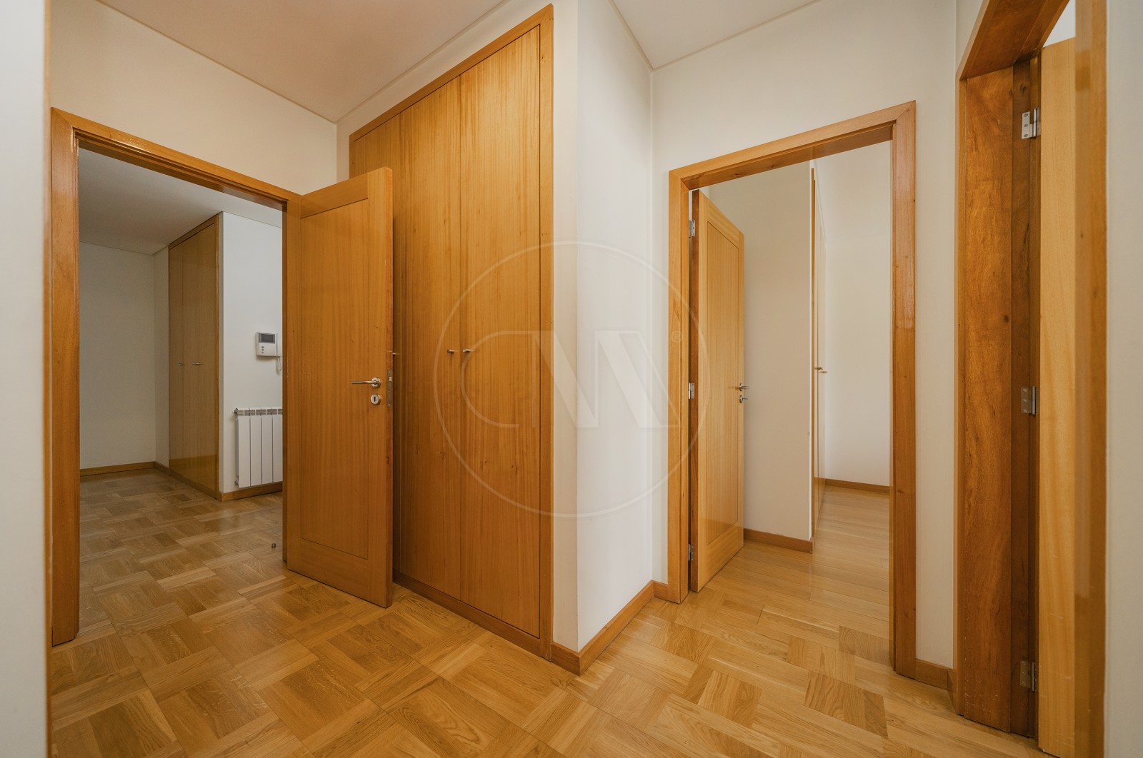 Apartamento T3 para Venda em Braga (Maximinos, Sé e Cividade), Braga, Braga - Corredor (Imagem 4)