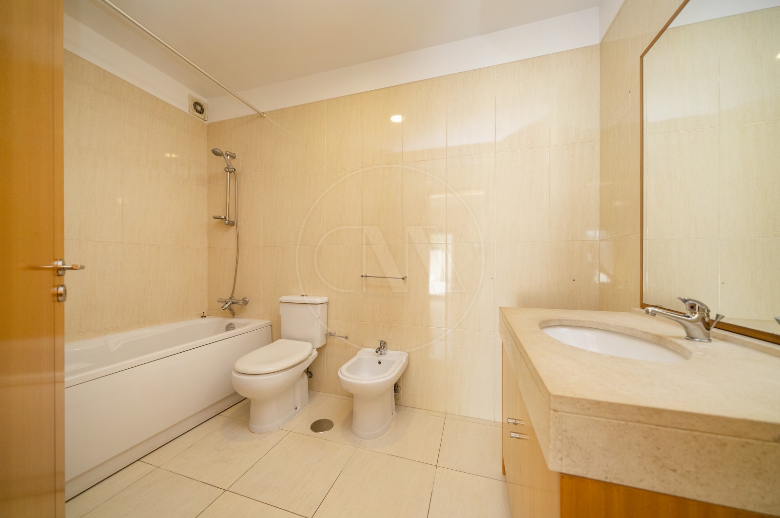 Apartamento T3 para Venda em Braga (Maximinos, Sé e Cividade), Braga, Braga - Casa de banho (Imagem 2)